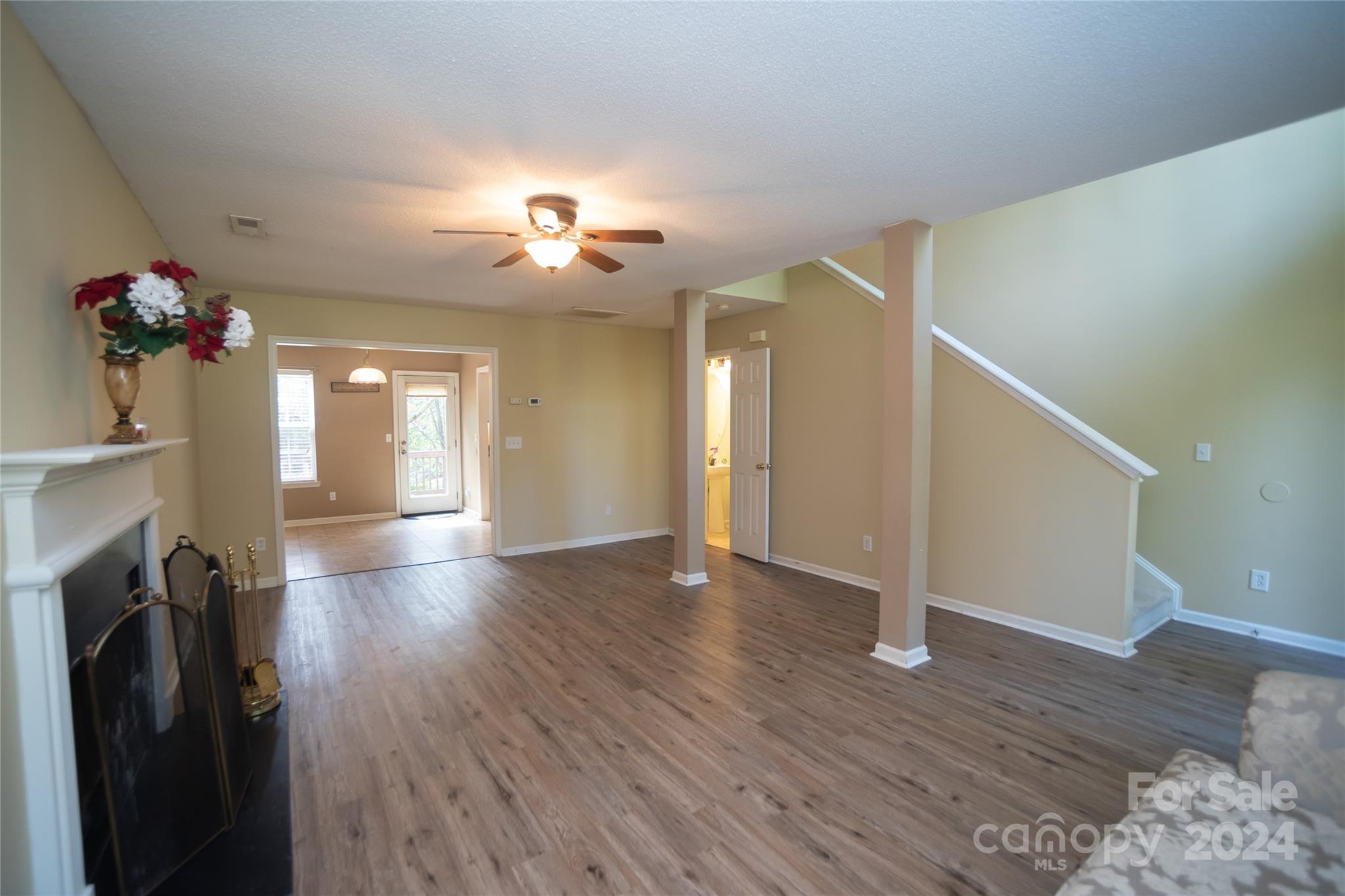 1434 Swaying Branch Lane Property Photo 2