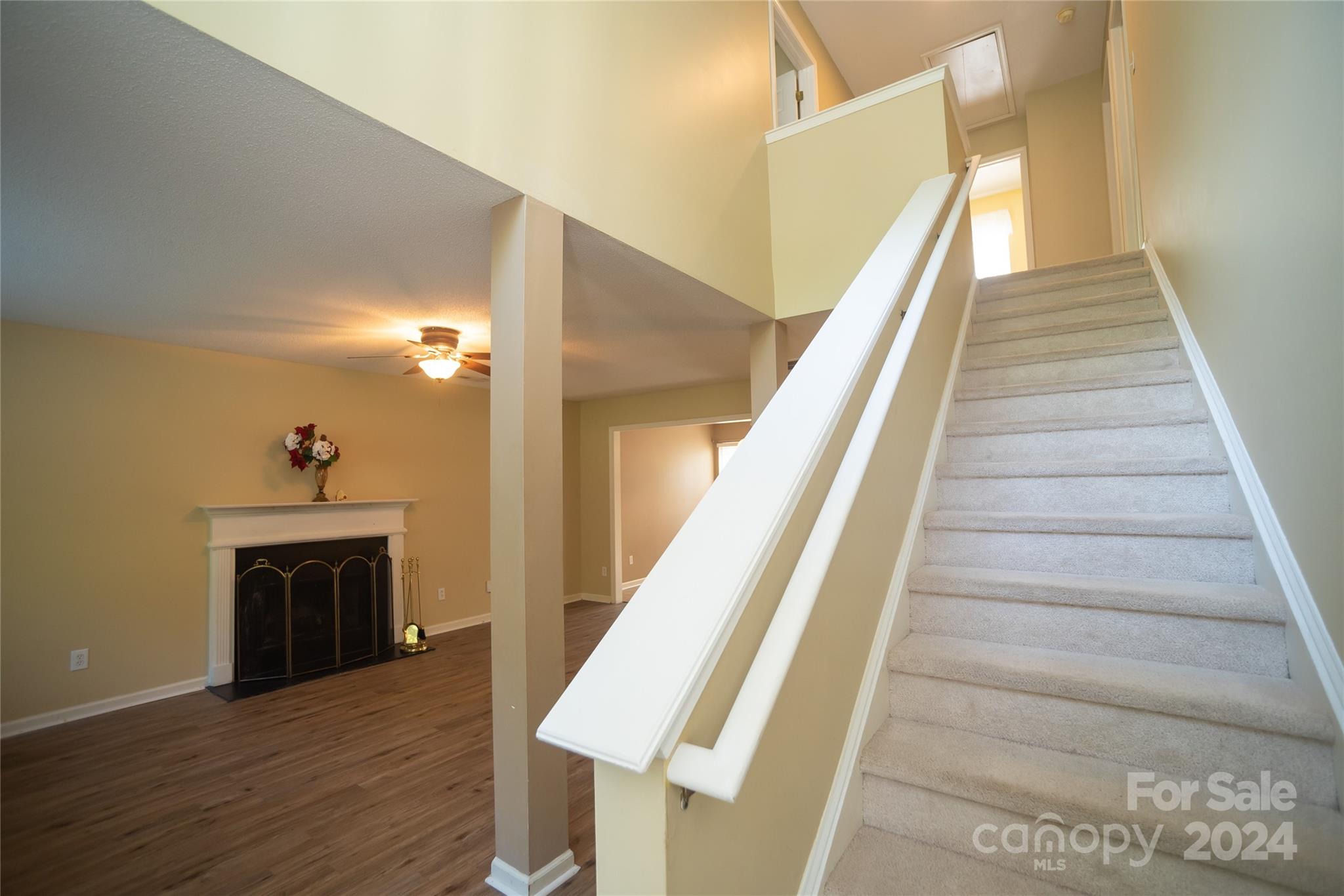 1434 Swaying Branch Lane Property Photo 3