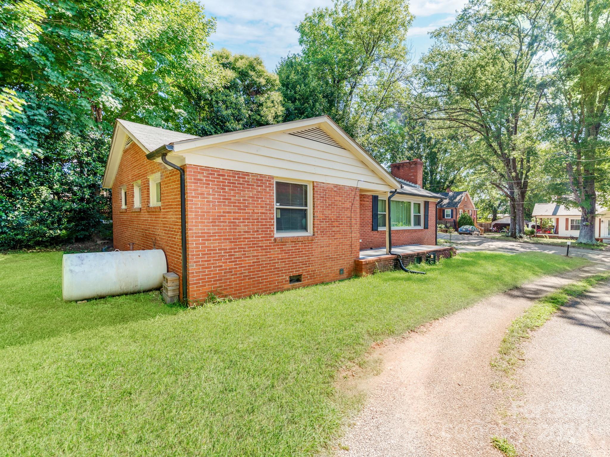 306 S Main Avenue Property Photo 2