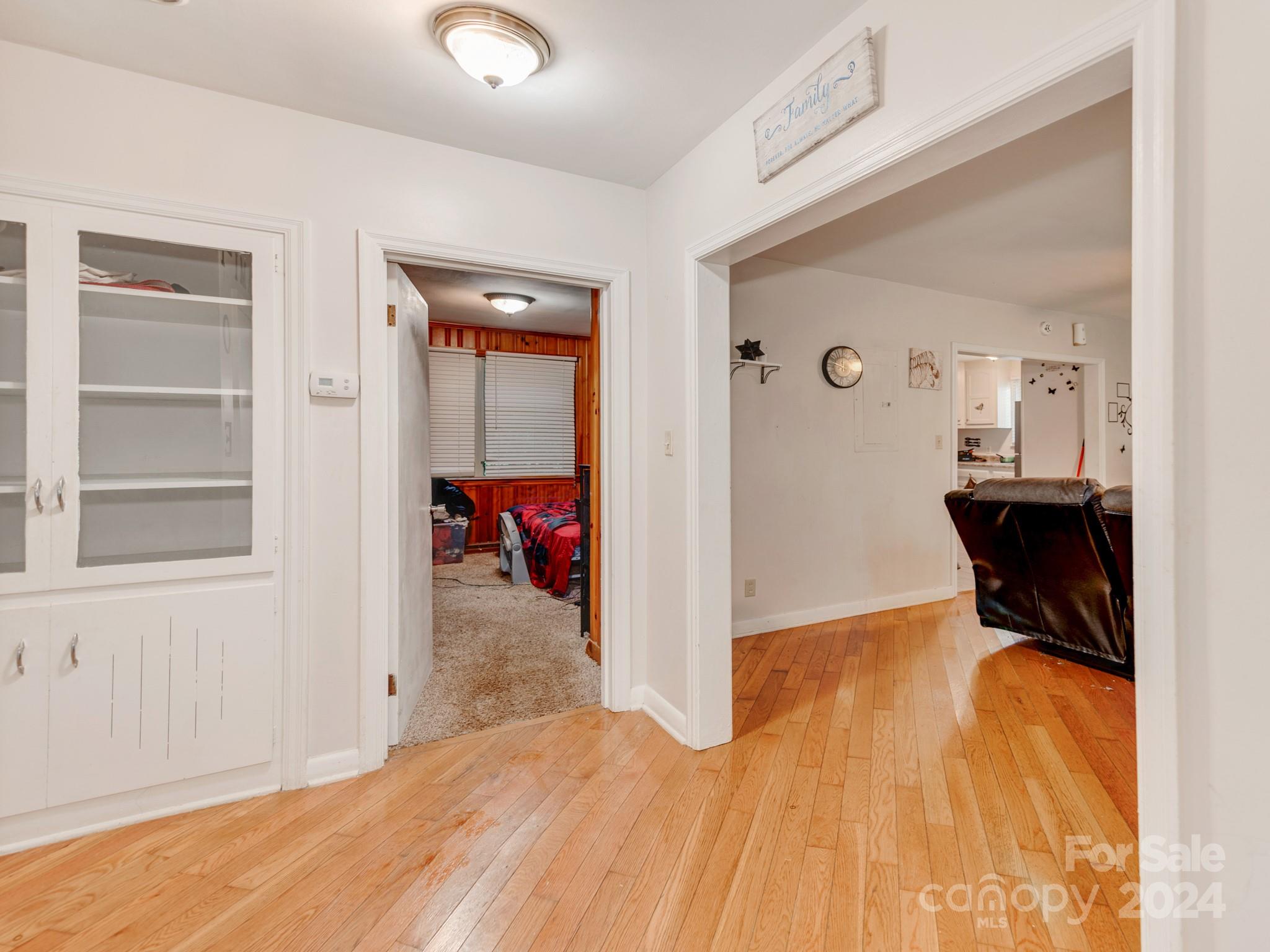 306 S Main Avenue Property Photo 3