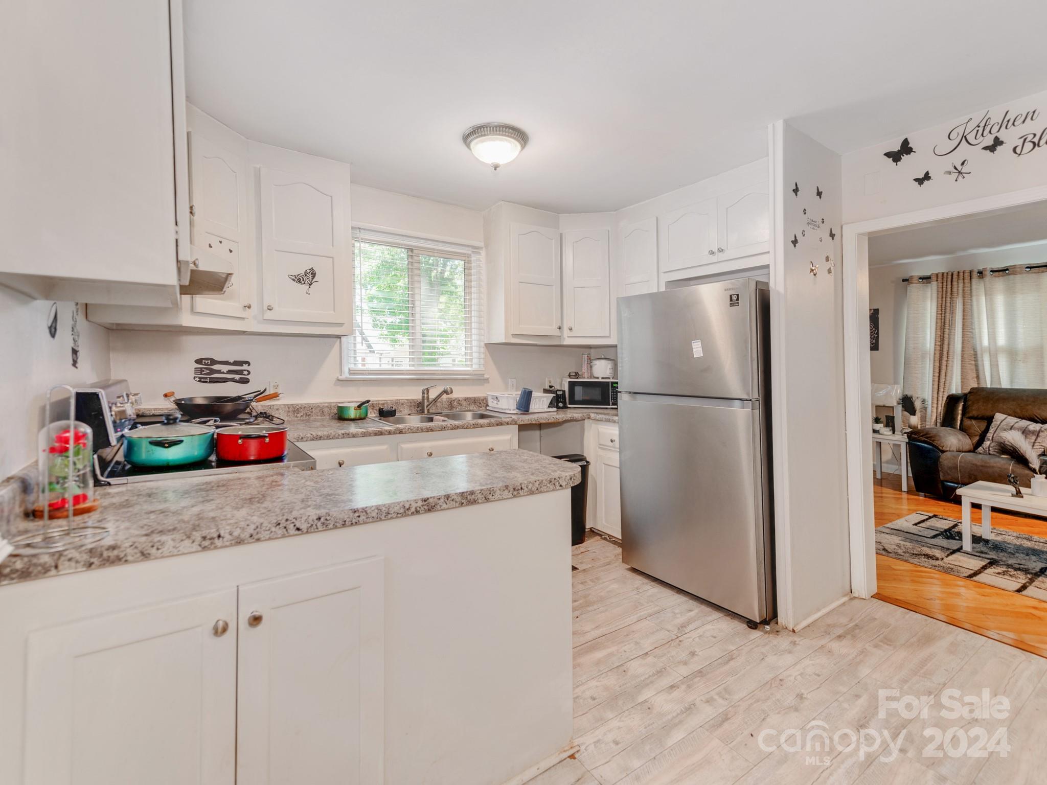 306 S Main Avenue Property Photo 10