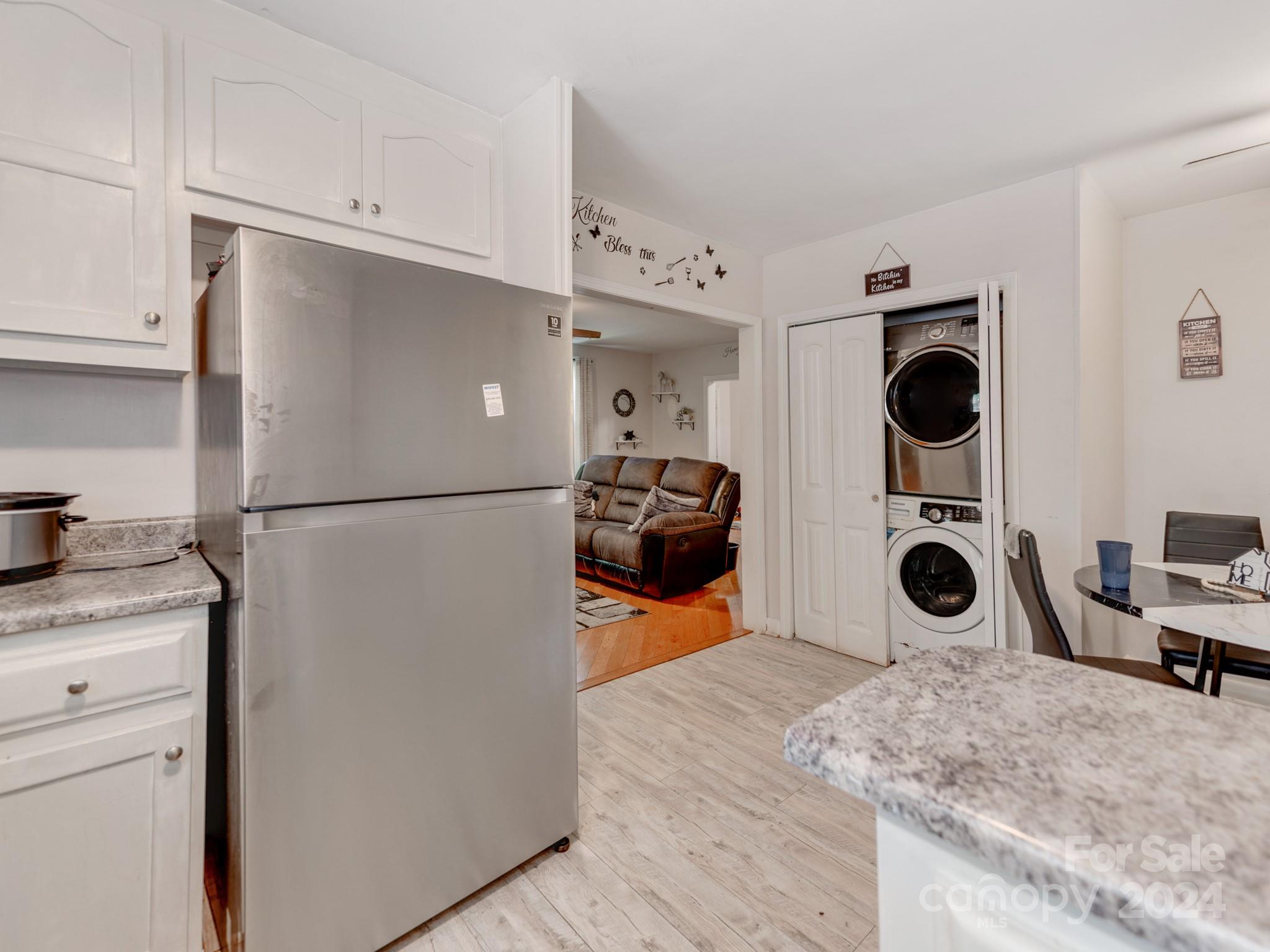 306 S Main Avenue Property Photo 12