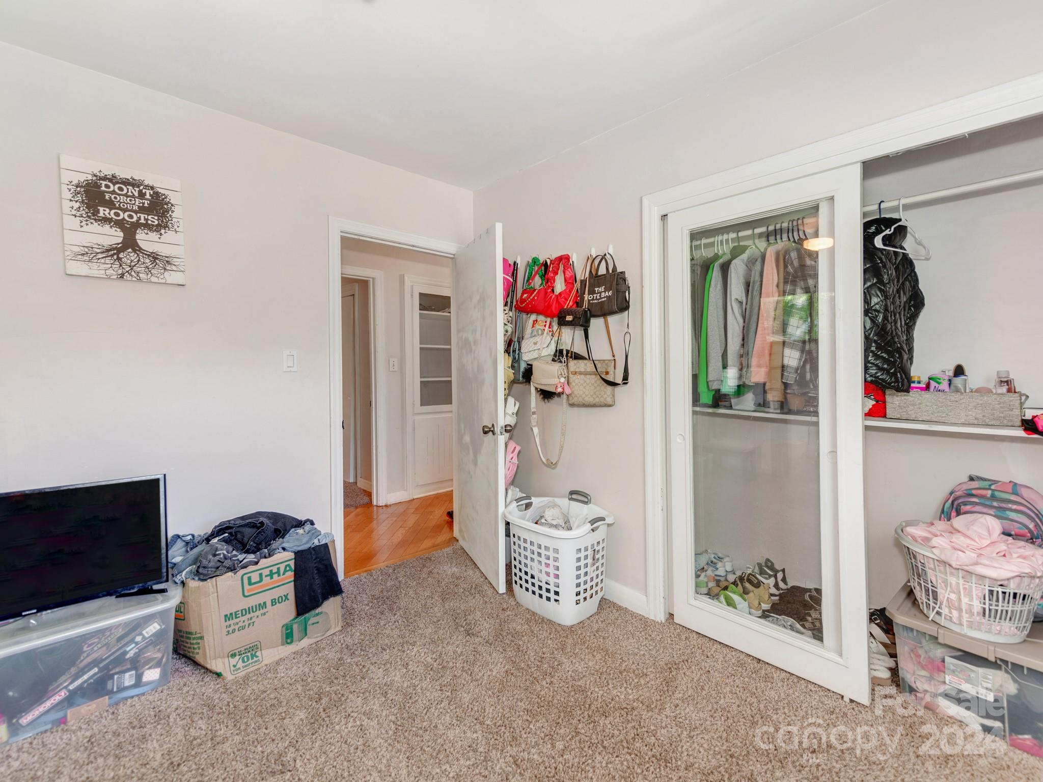 306 S Main Avenue Property Photo 18