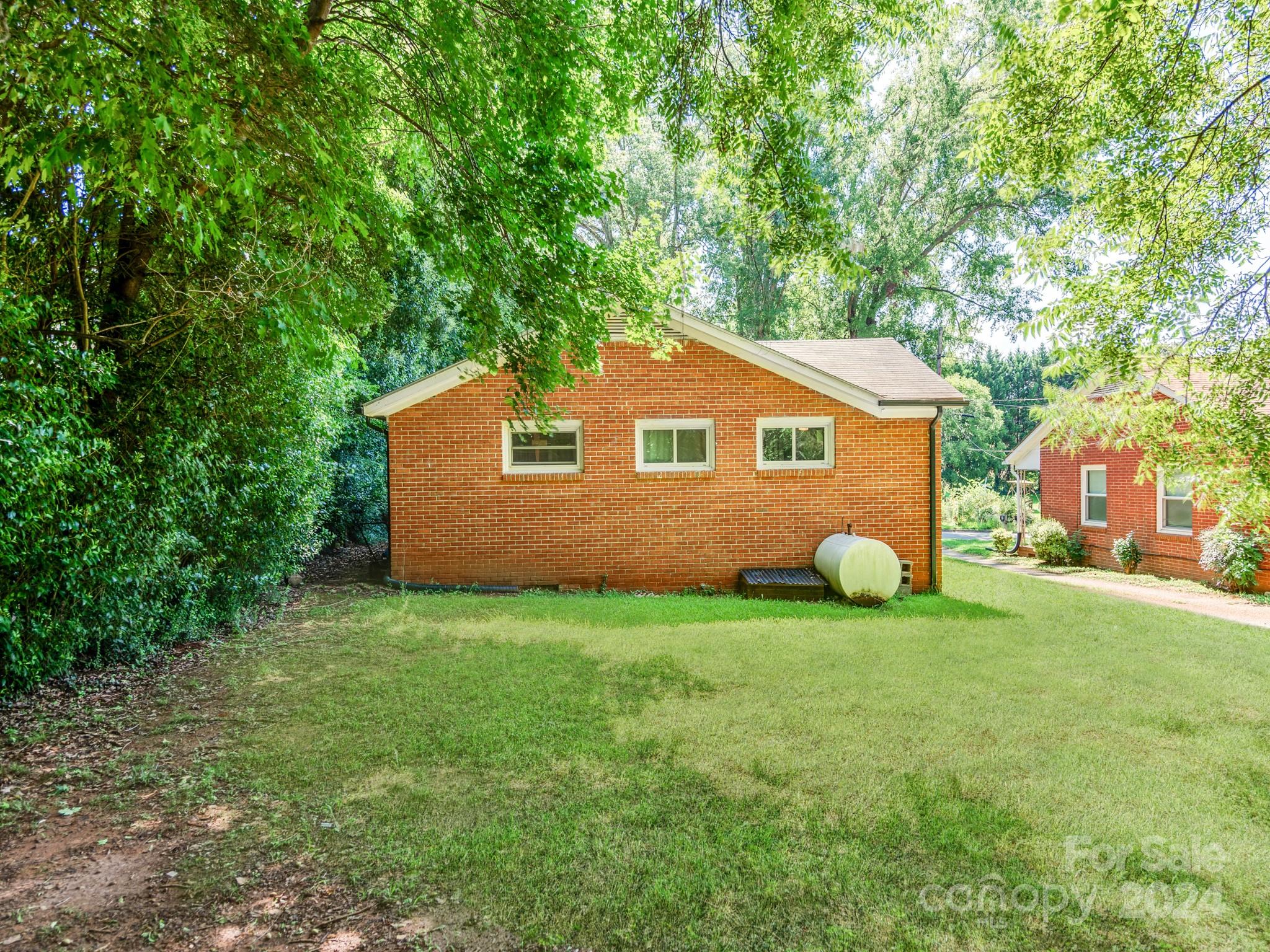 306 S Main Avenue Property Photo 25