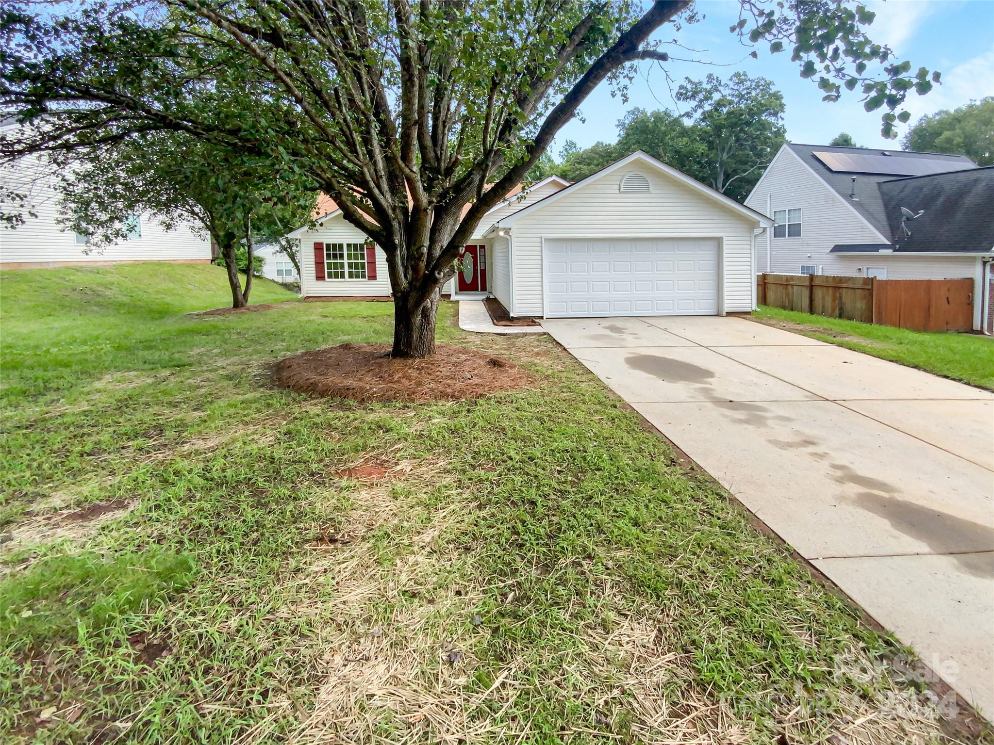 105 Leafmore Court Property Photo 1