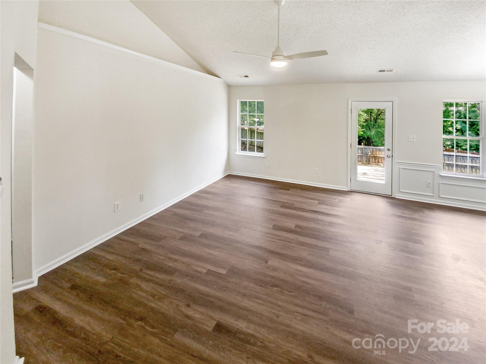 105 Leafmore Court Property Photo 3