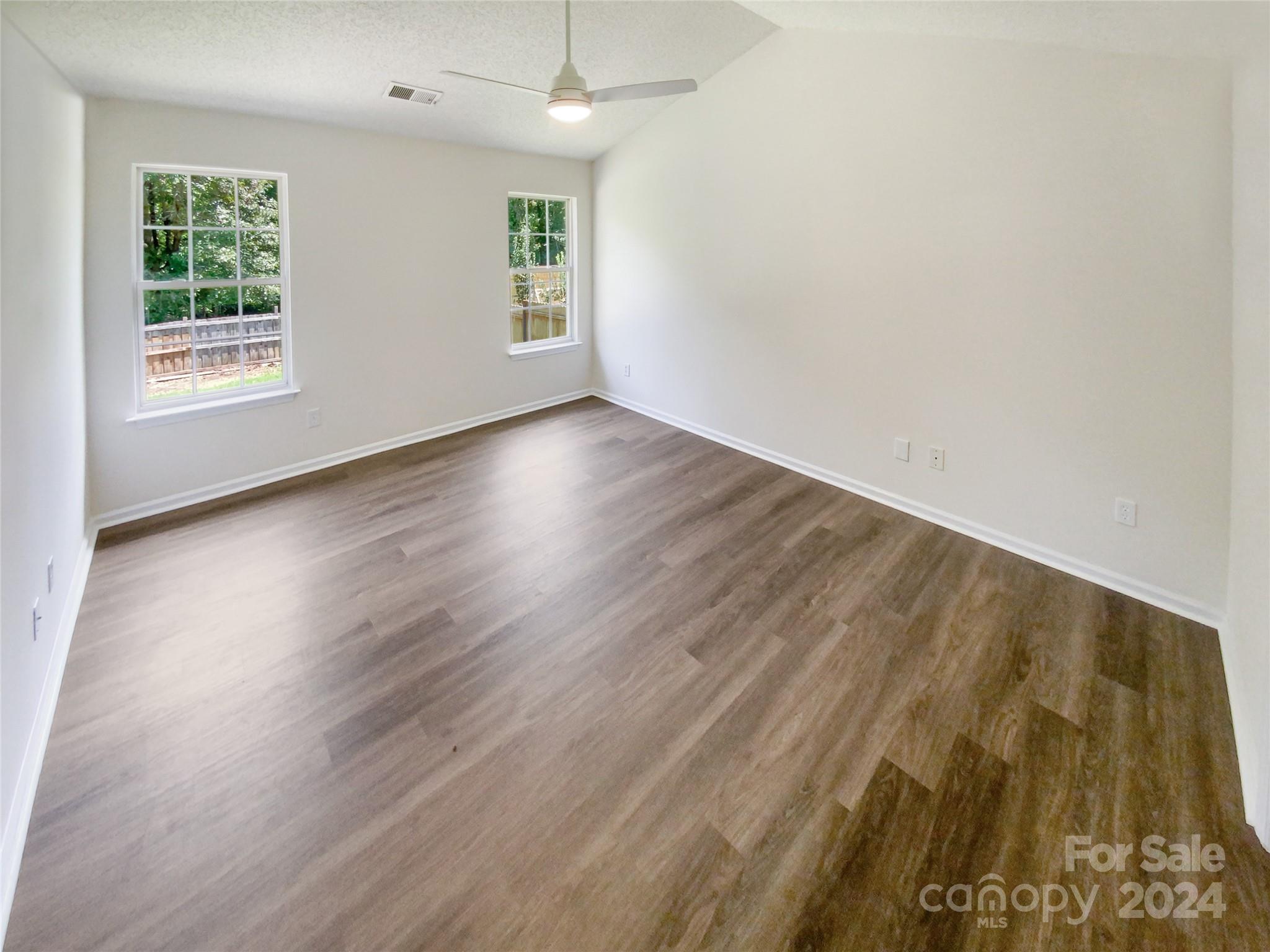 105 Leafmore Court Property Photo 5