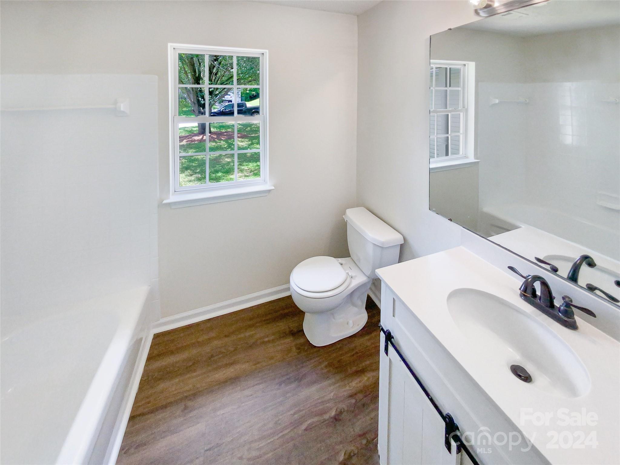 105 Leafmore Court Property Photo 9