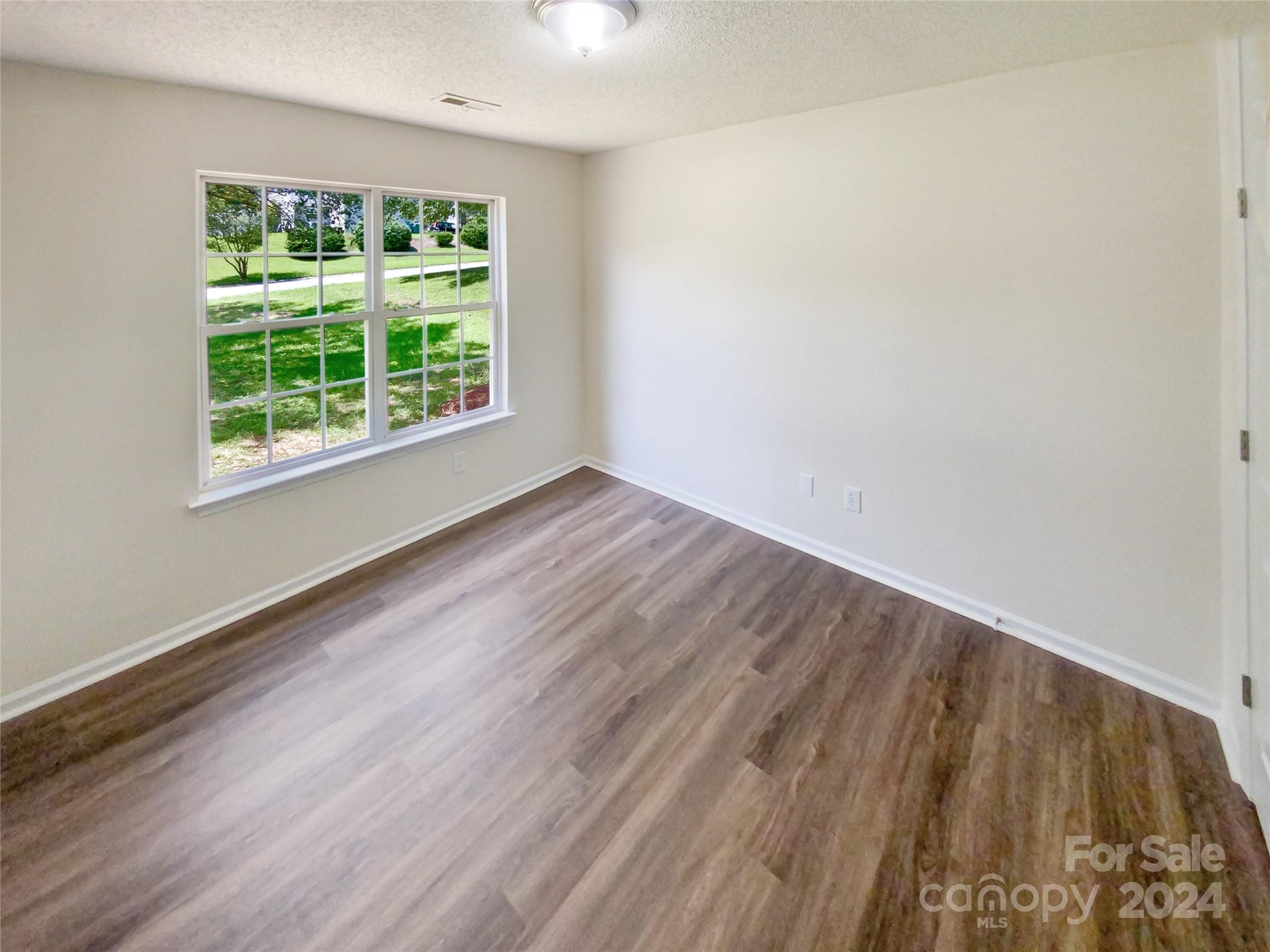 105 Leafmore Court Property Photo 10