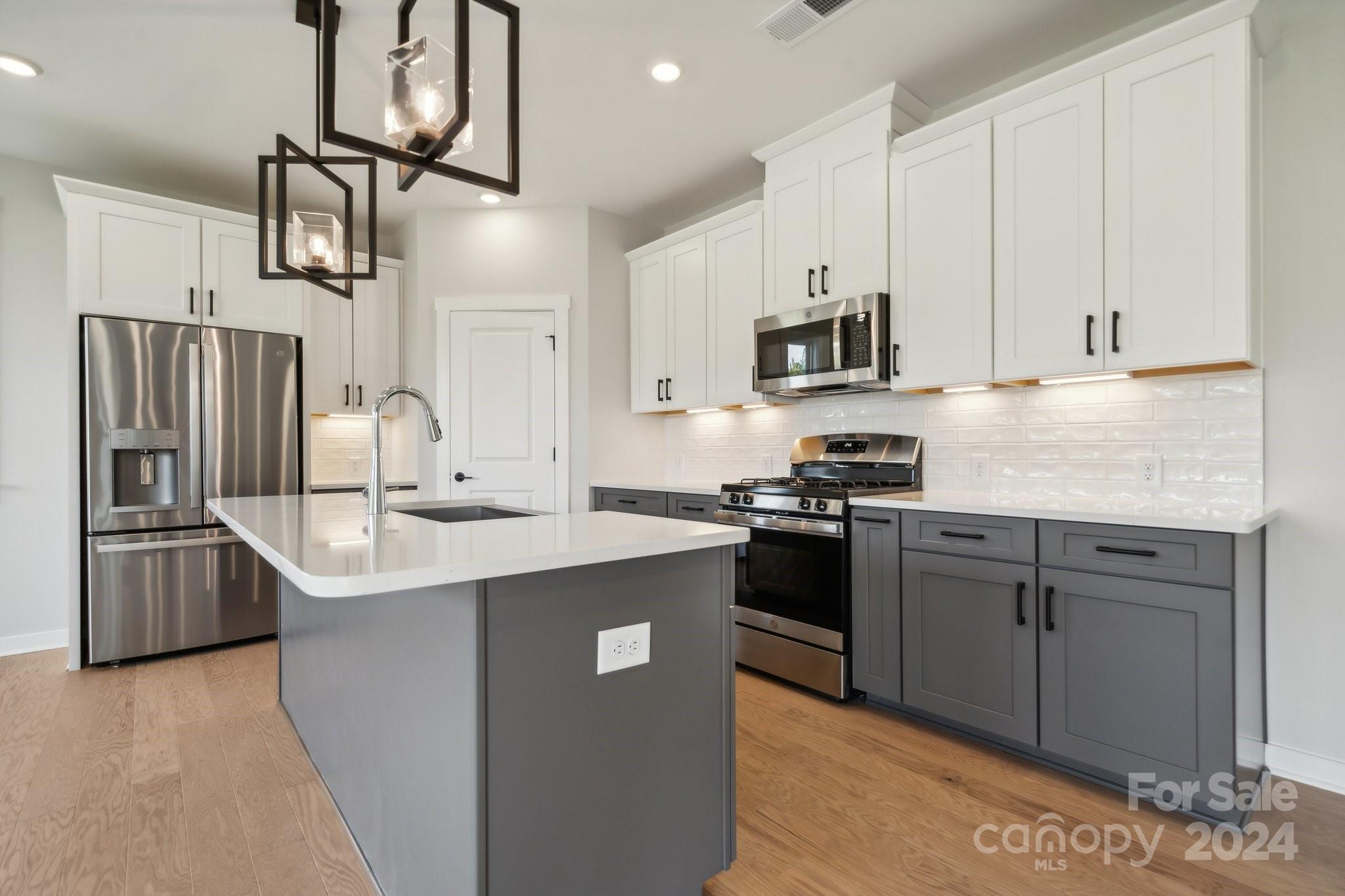 14048 Lake Home Lane 186 Property Photo 5