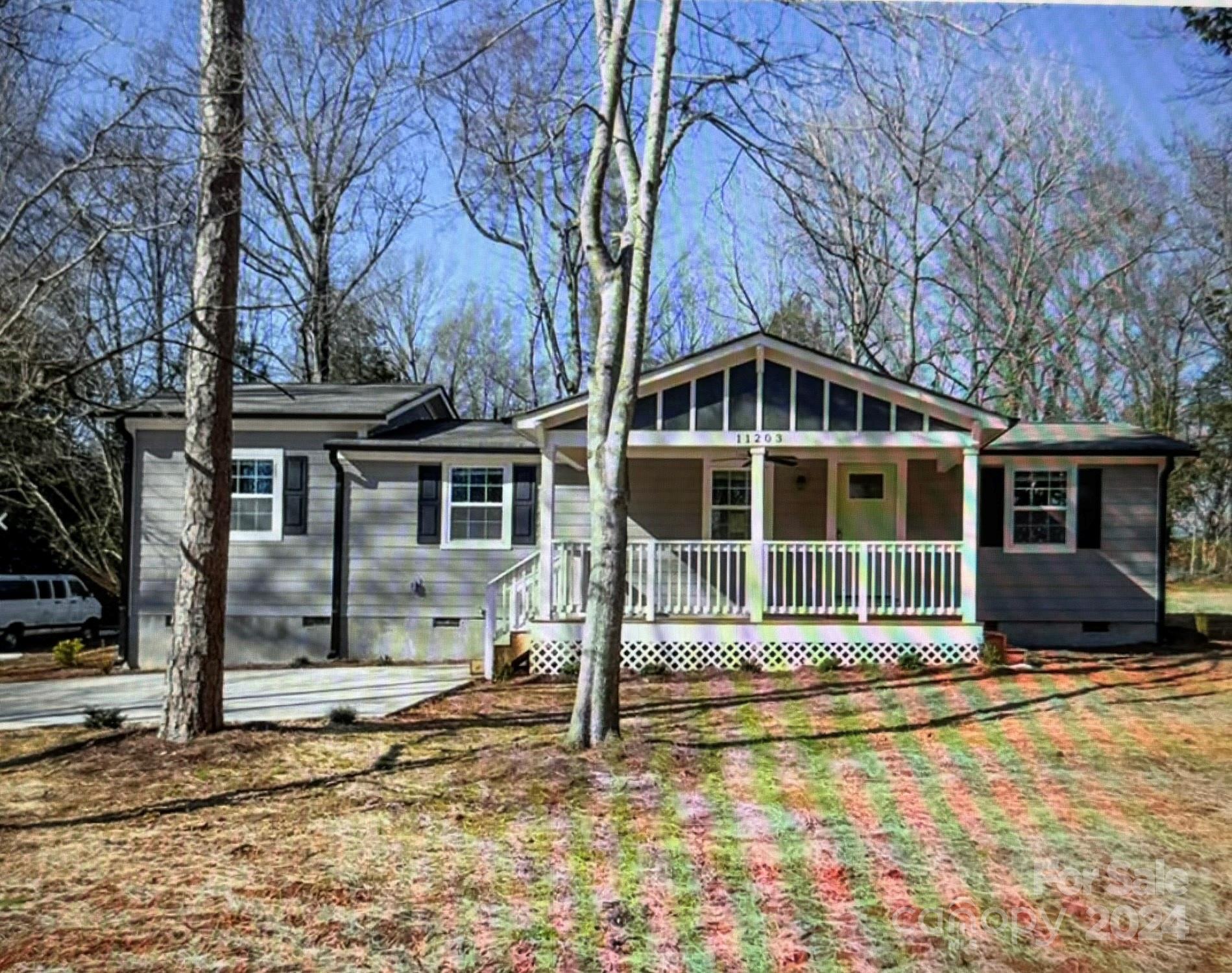 11203 Pine Grove Avenue Property Photo 4