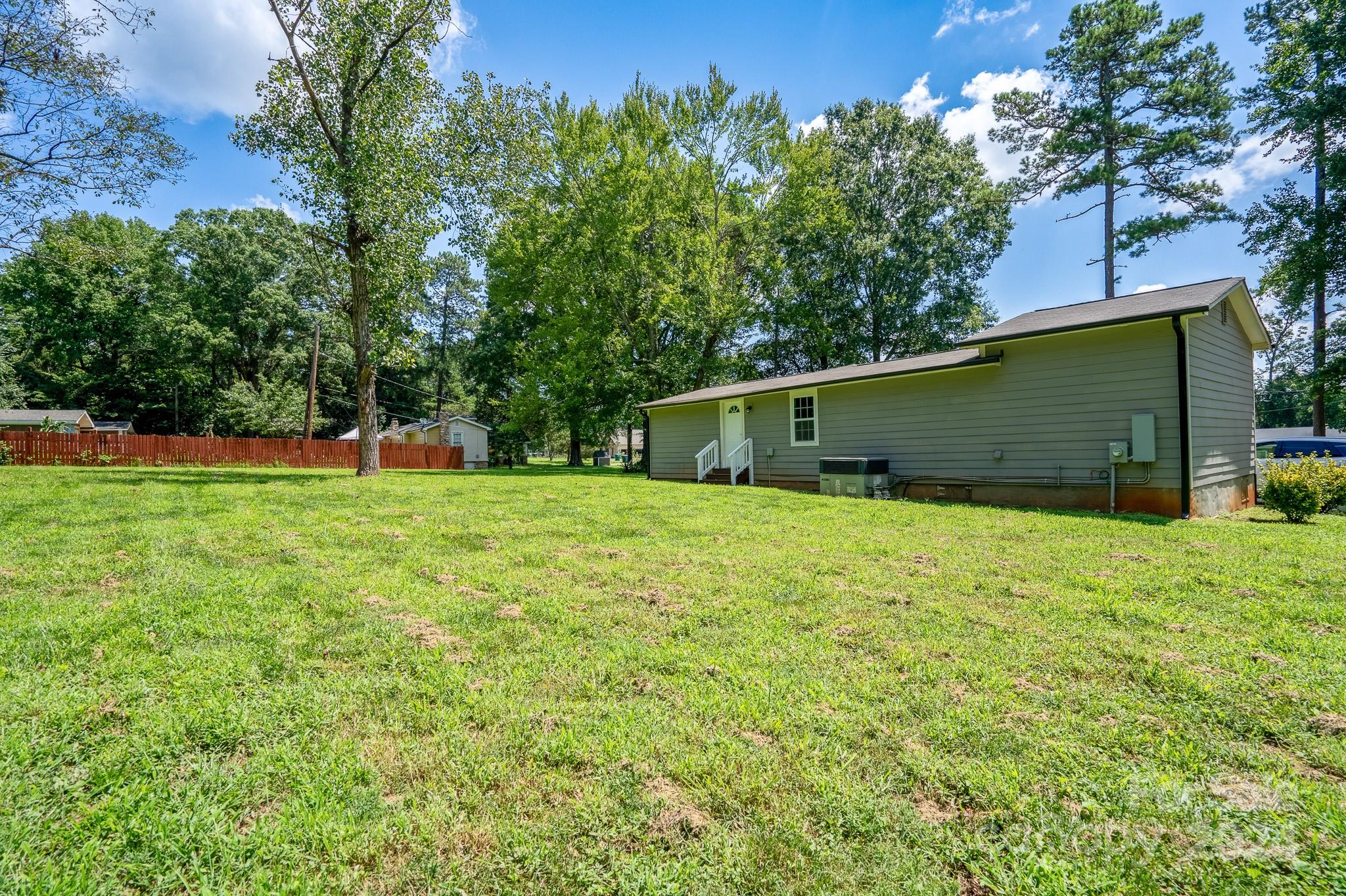 11203 Pine Grove Avenue Property Photo 11