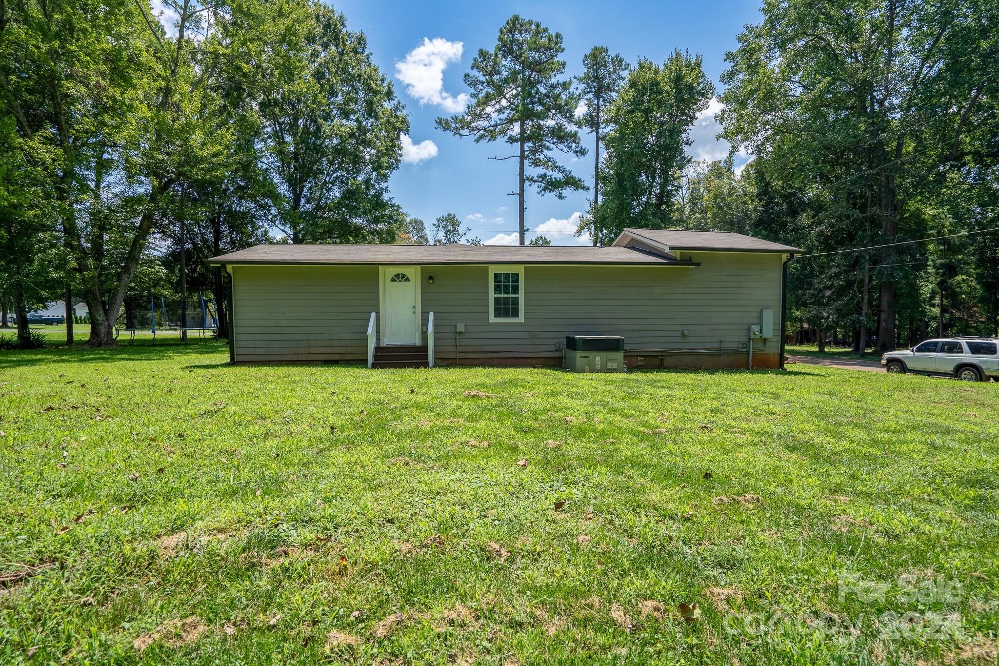 11203 Pine Grove Avenue Property Photo 13