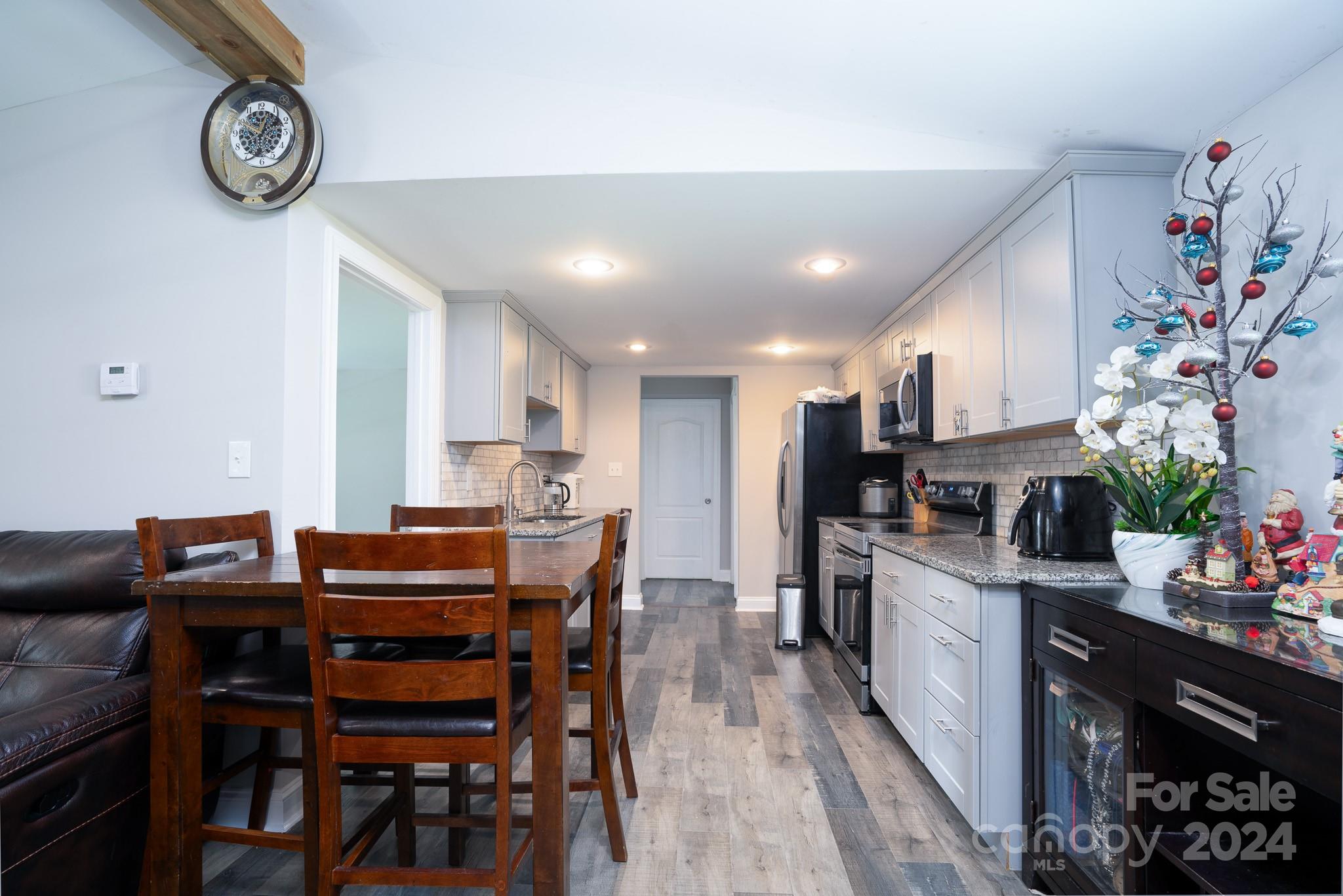 11203 Pine Grove Avenue Property Photo 14