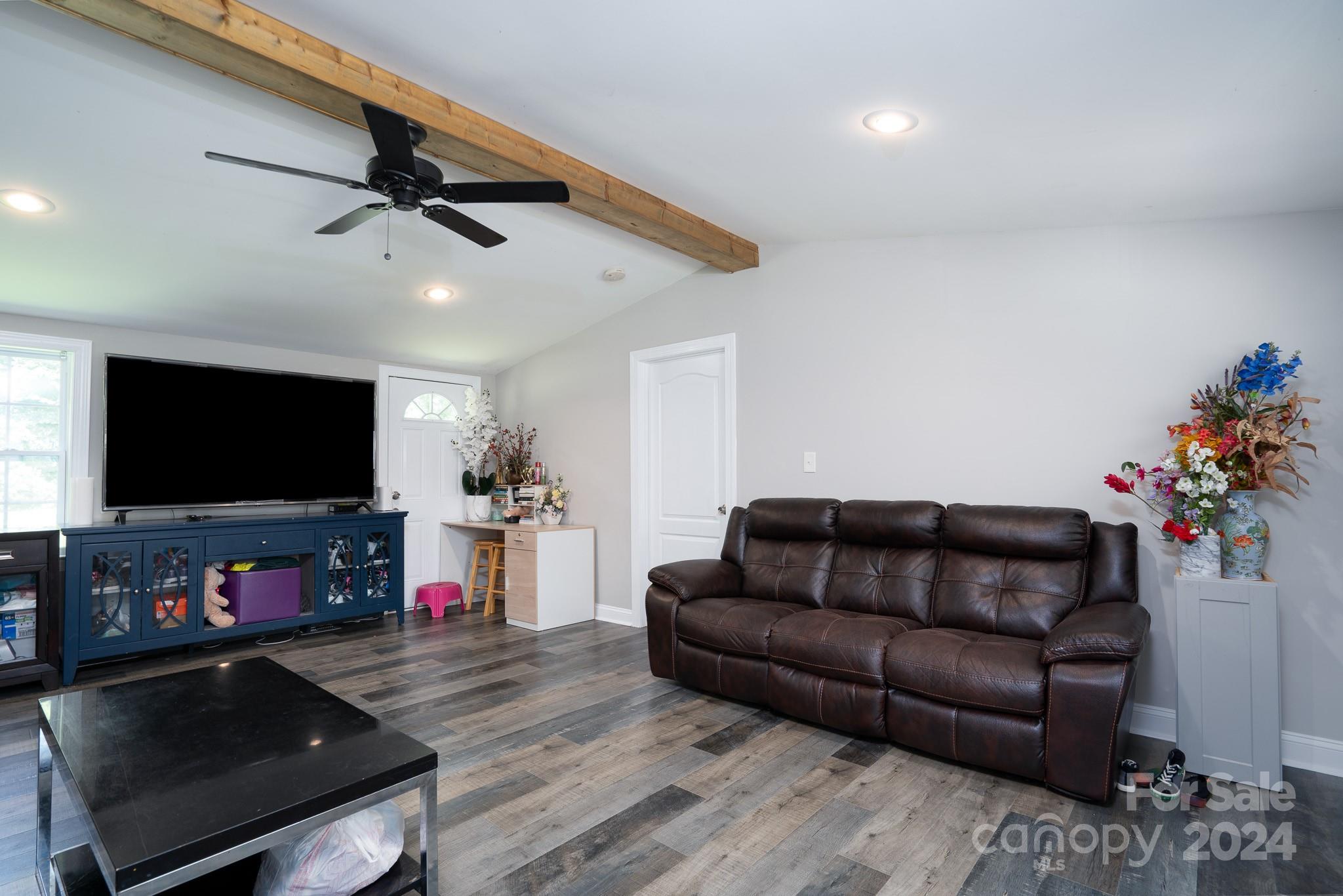 11203 Pine Grove Avenue Property Photo 17