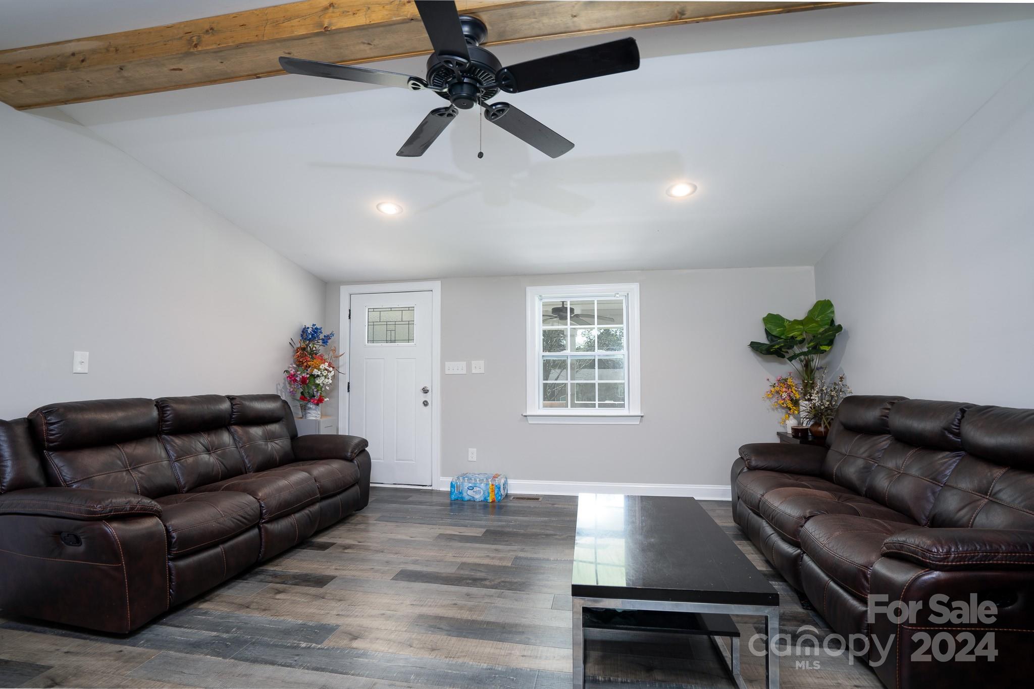 11203 Pine Grove Avenue Property Photo 19