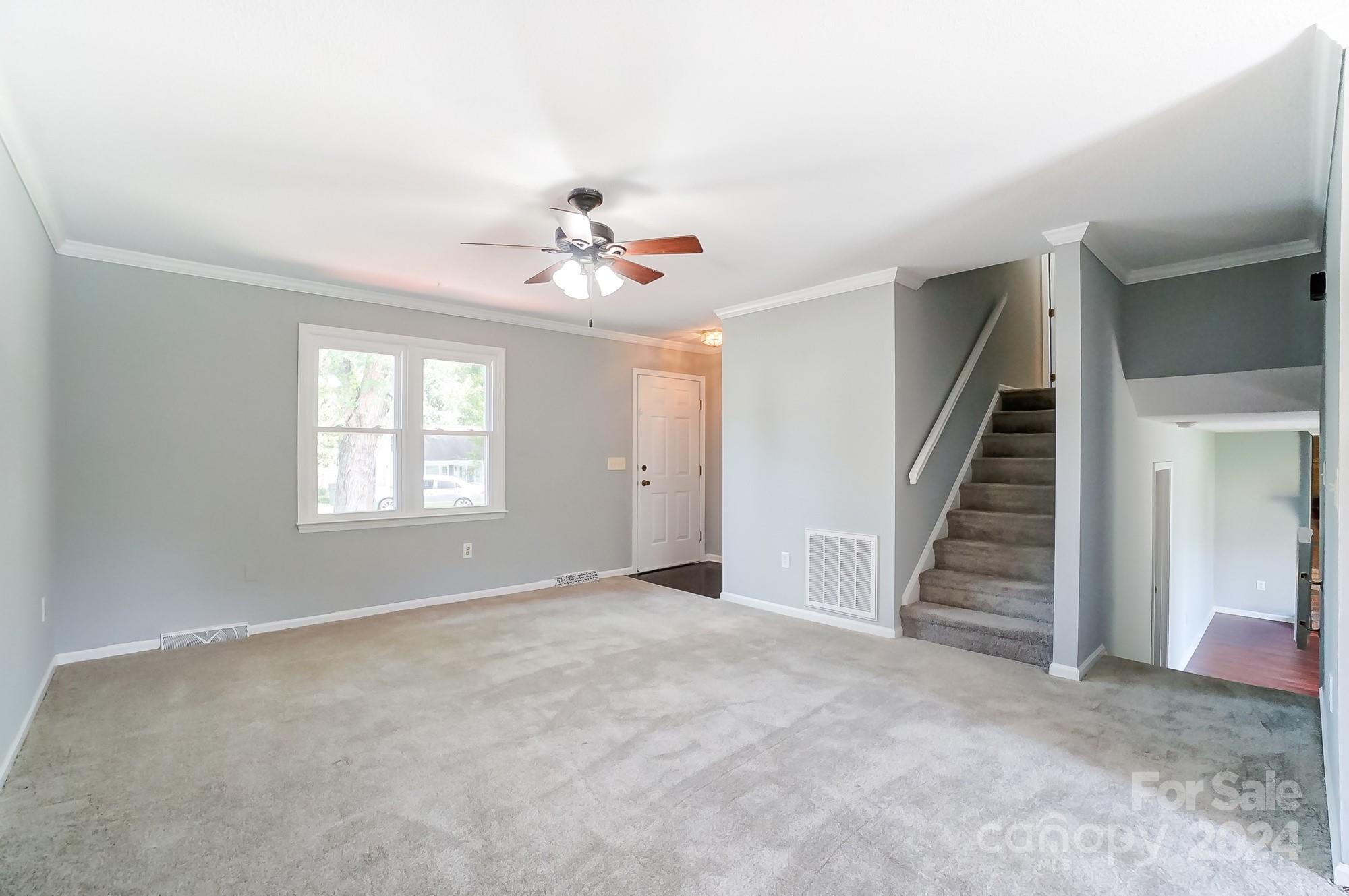 3374 Farm Lake Drive Property Photo 4