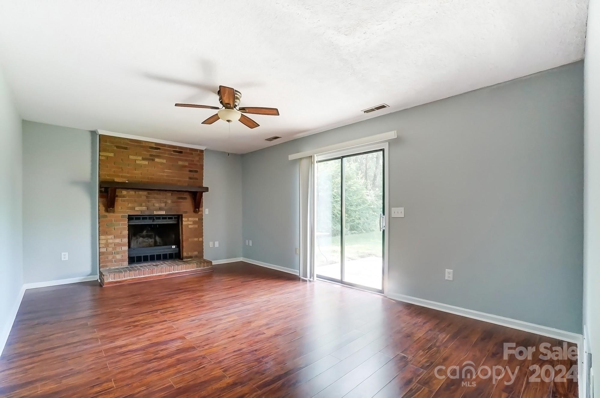 3374 Farm Lake Drive Property Photo 11