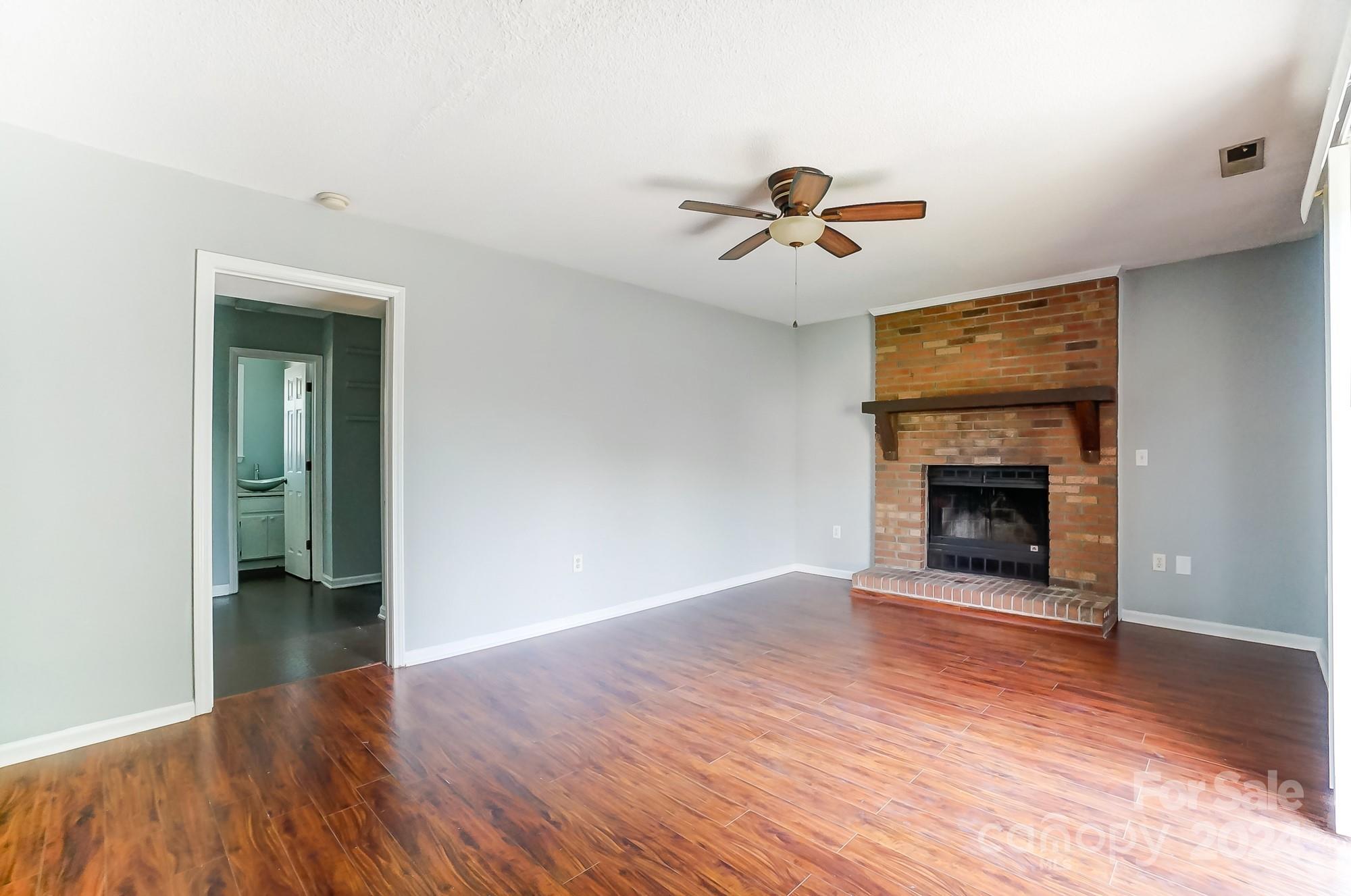 3374 Farm Lake Drive Property Photo 12