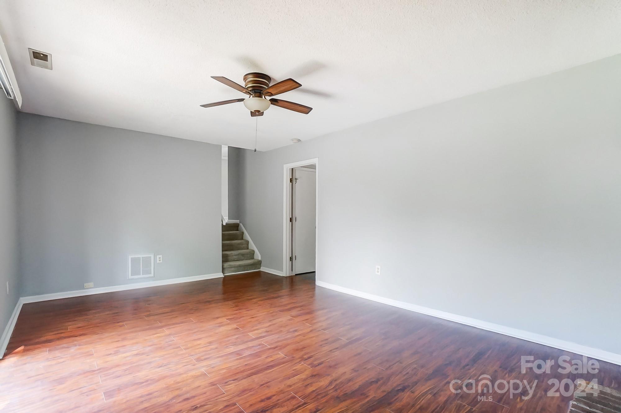 3374 Farm Lake Drive Property Photo 14