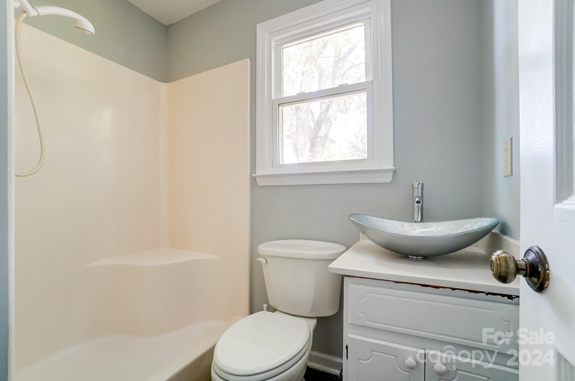 3374 Farm Lake Drive Property Photo 18