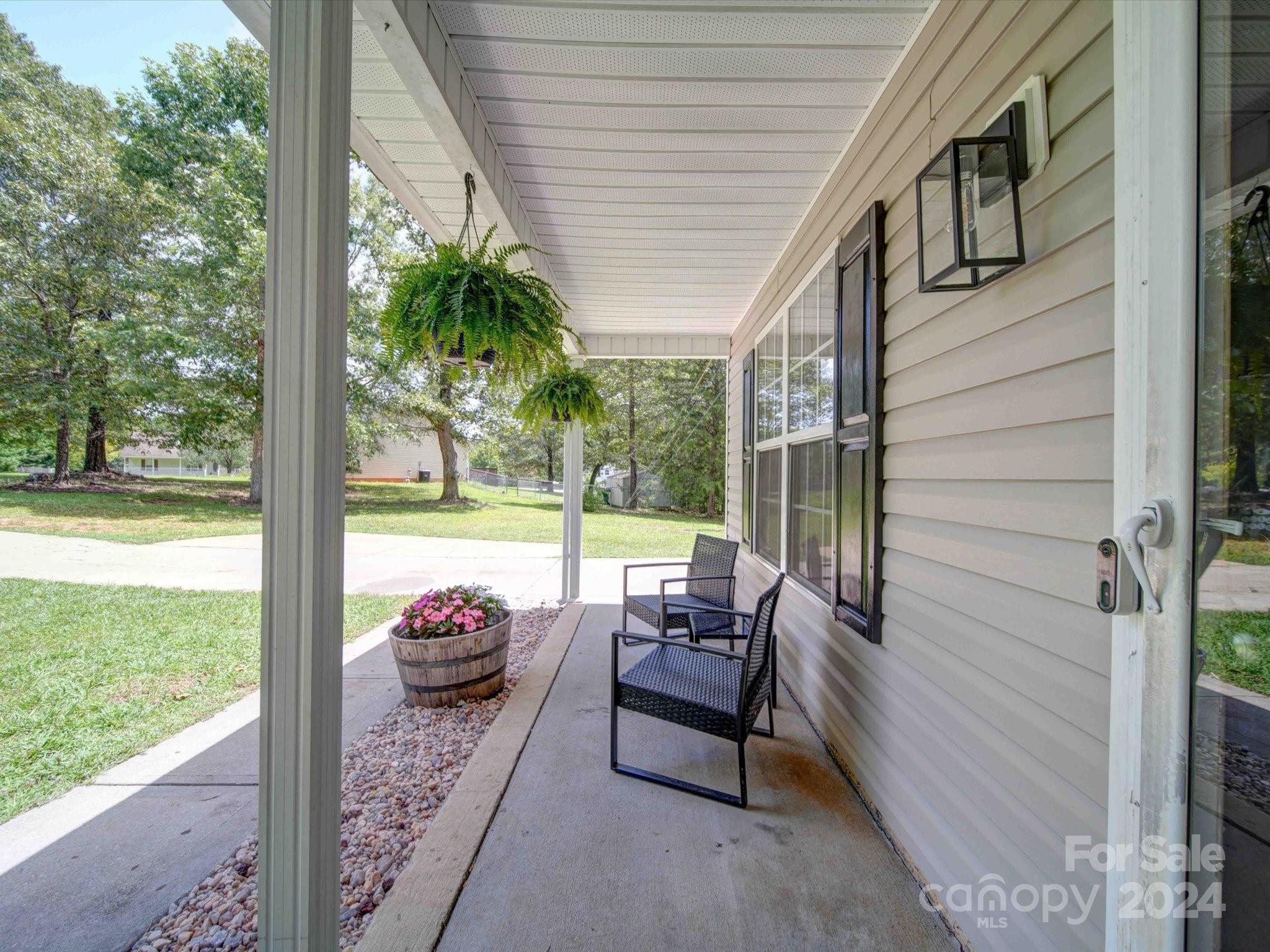 3019 Chinaberry Lane Property Photo 2