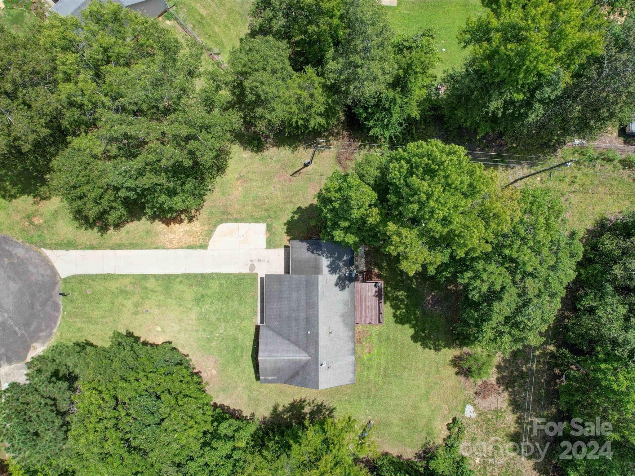 3019 Chinaberry Lane Property Photo 3