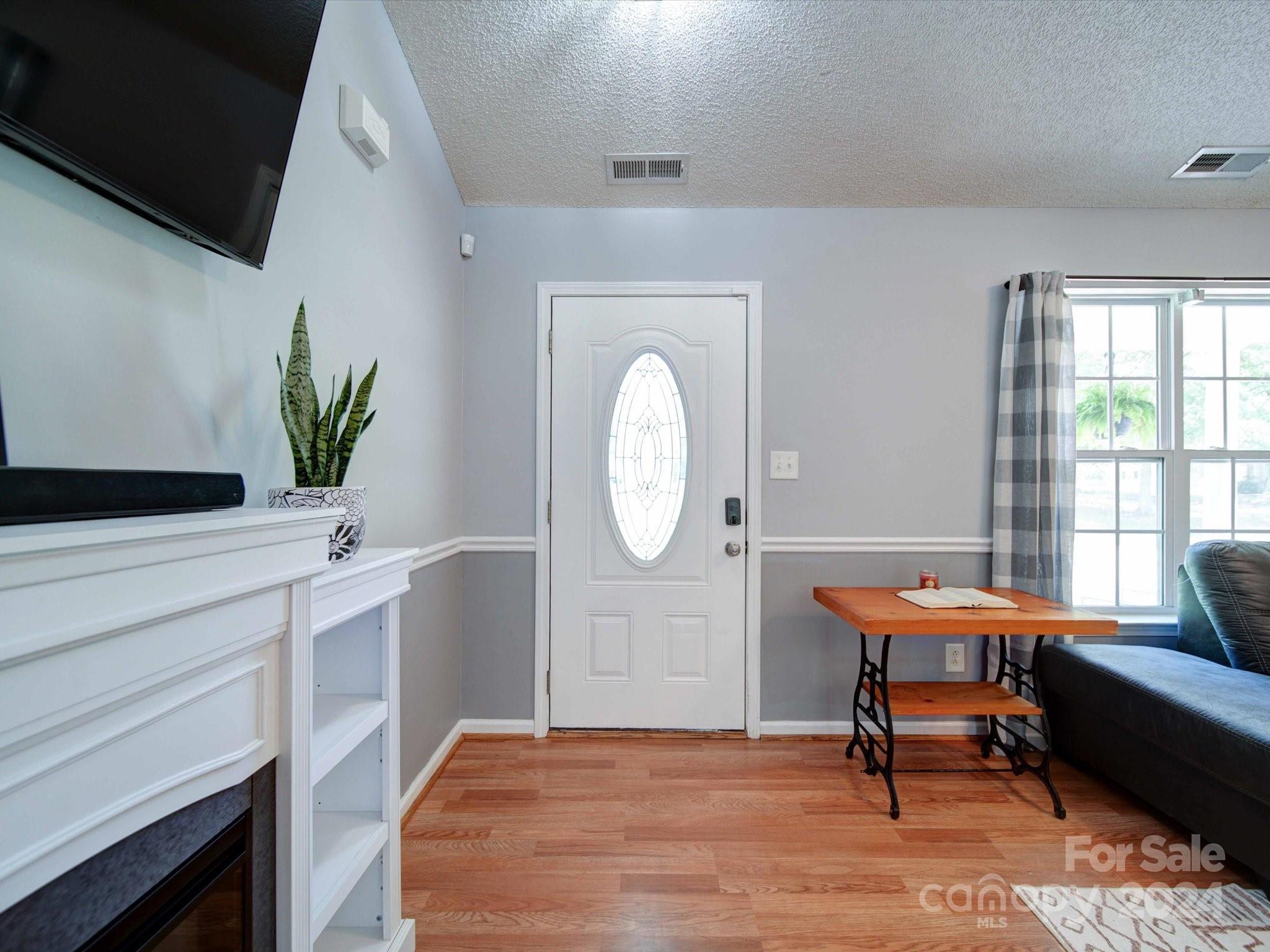 3019 Chinaberry Lane Property Photo 8