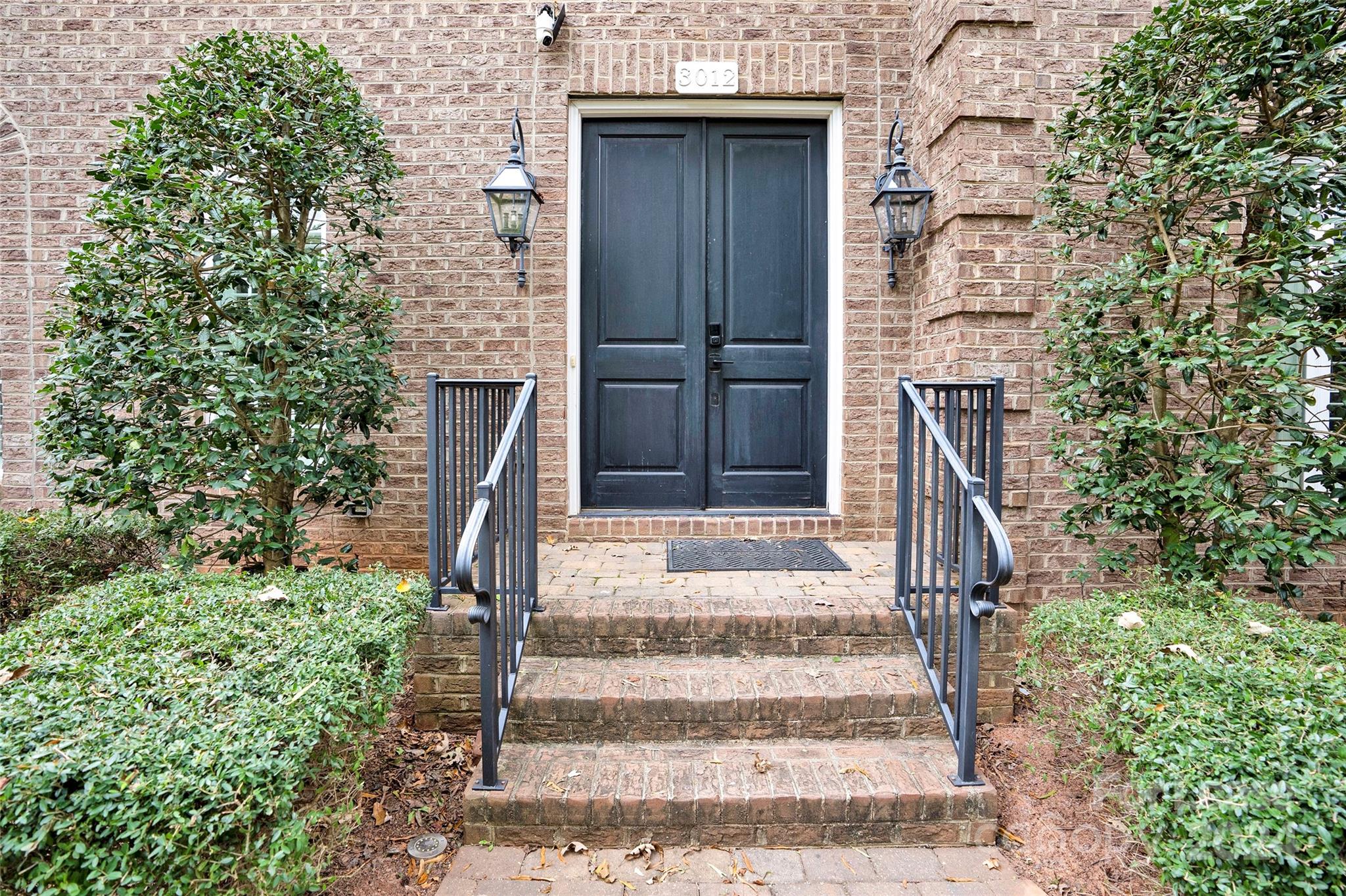 3012 Sharon View Road Property Photo 1