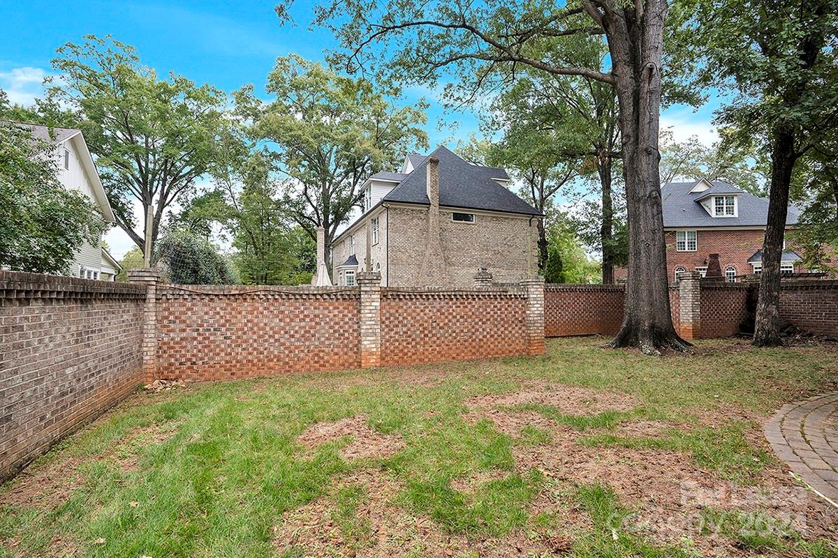 3012 Sharon View Road Property Photo 4