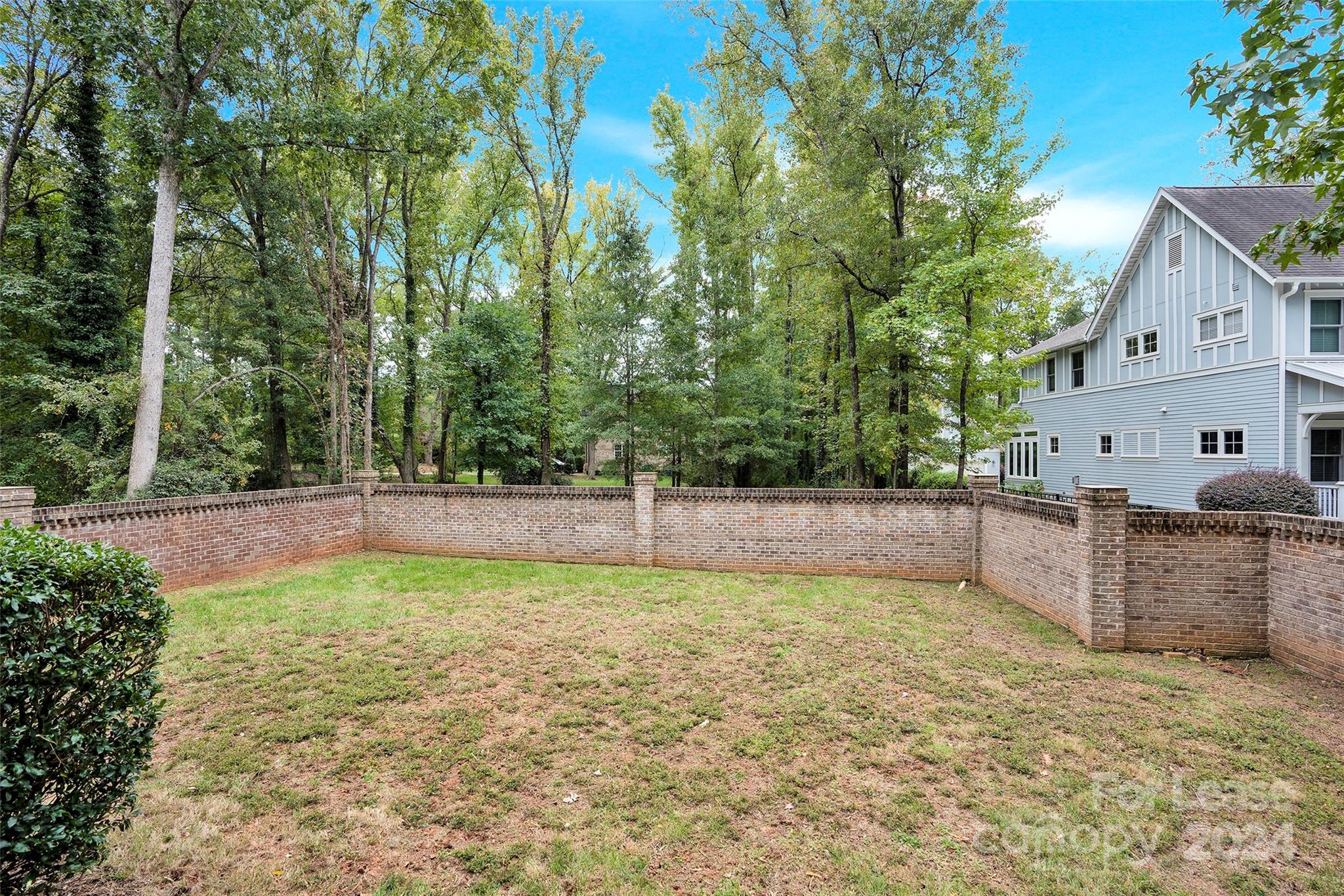 3012 Sharon View Road Property Photo 5