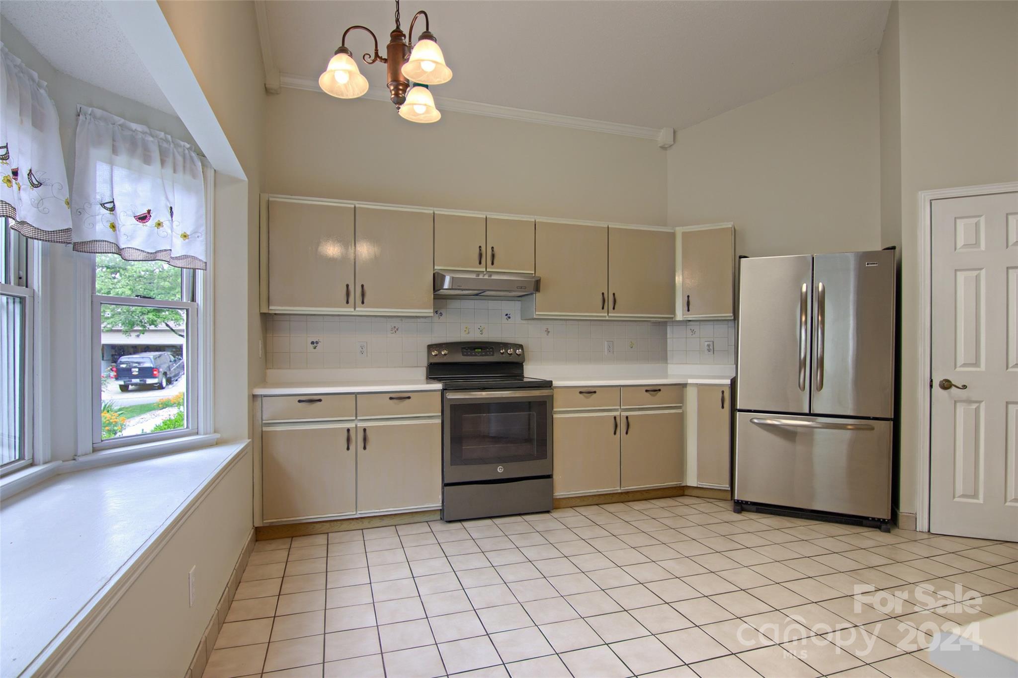 14 Tisha Lane Property Photo 8