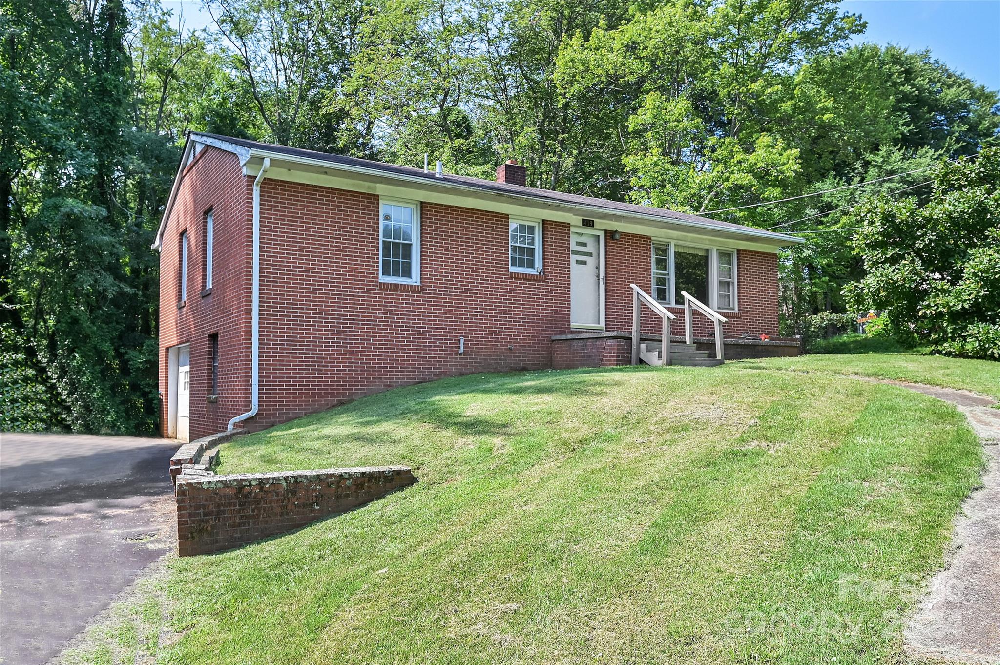 419 Monte Vista Road Property Photo 2