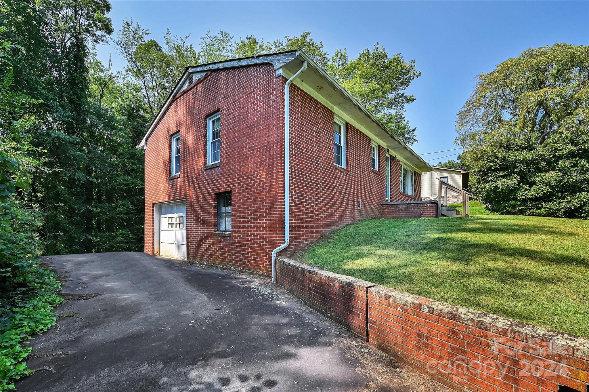 419 Monte Vista Road Property Photo 3