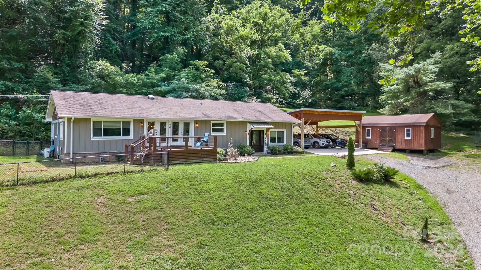 3882 New Leicester Highway Property Photo 4