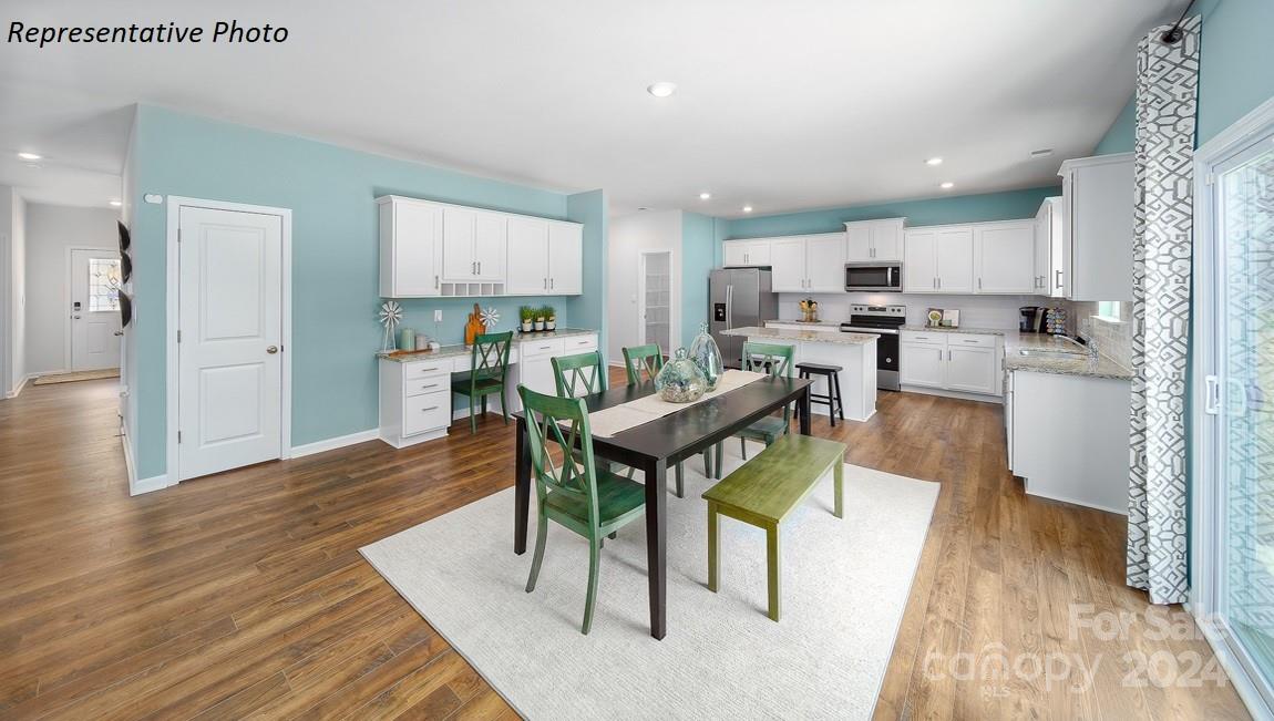 198 Giant Oak Avenue Property Photo 8