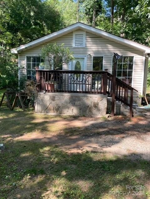 1808 Memorial Highway Property Photo 2