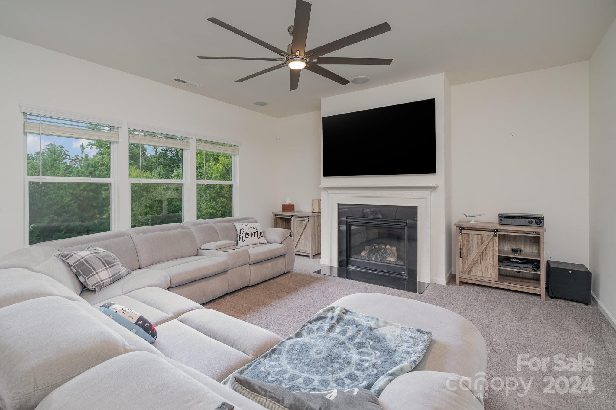 18607 Mainsail Court Property Photo 9