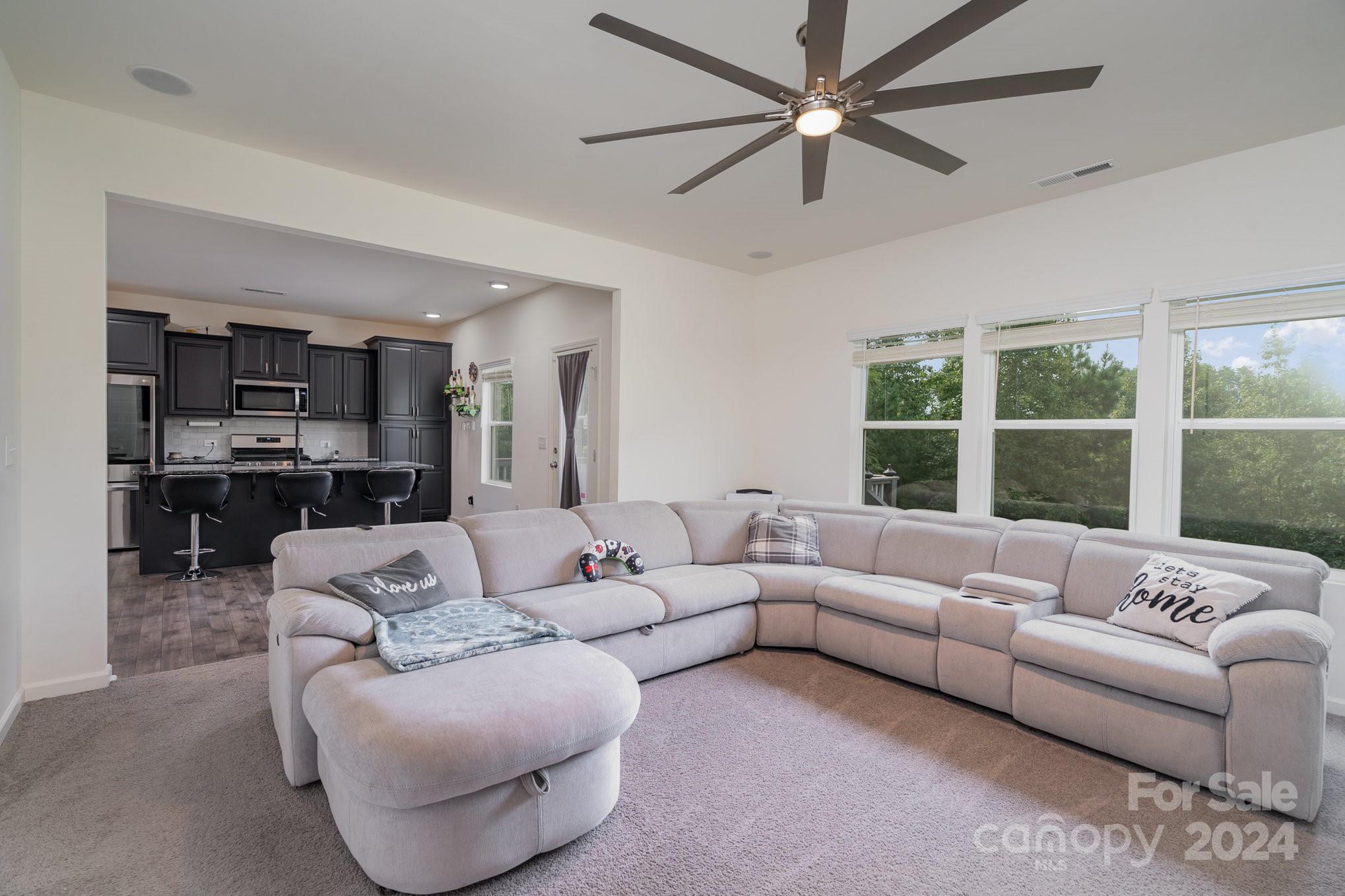 18607 Mainsail Court Property Photo 10