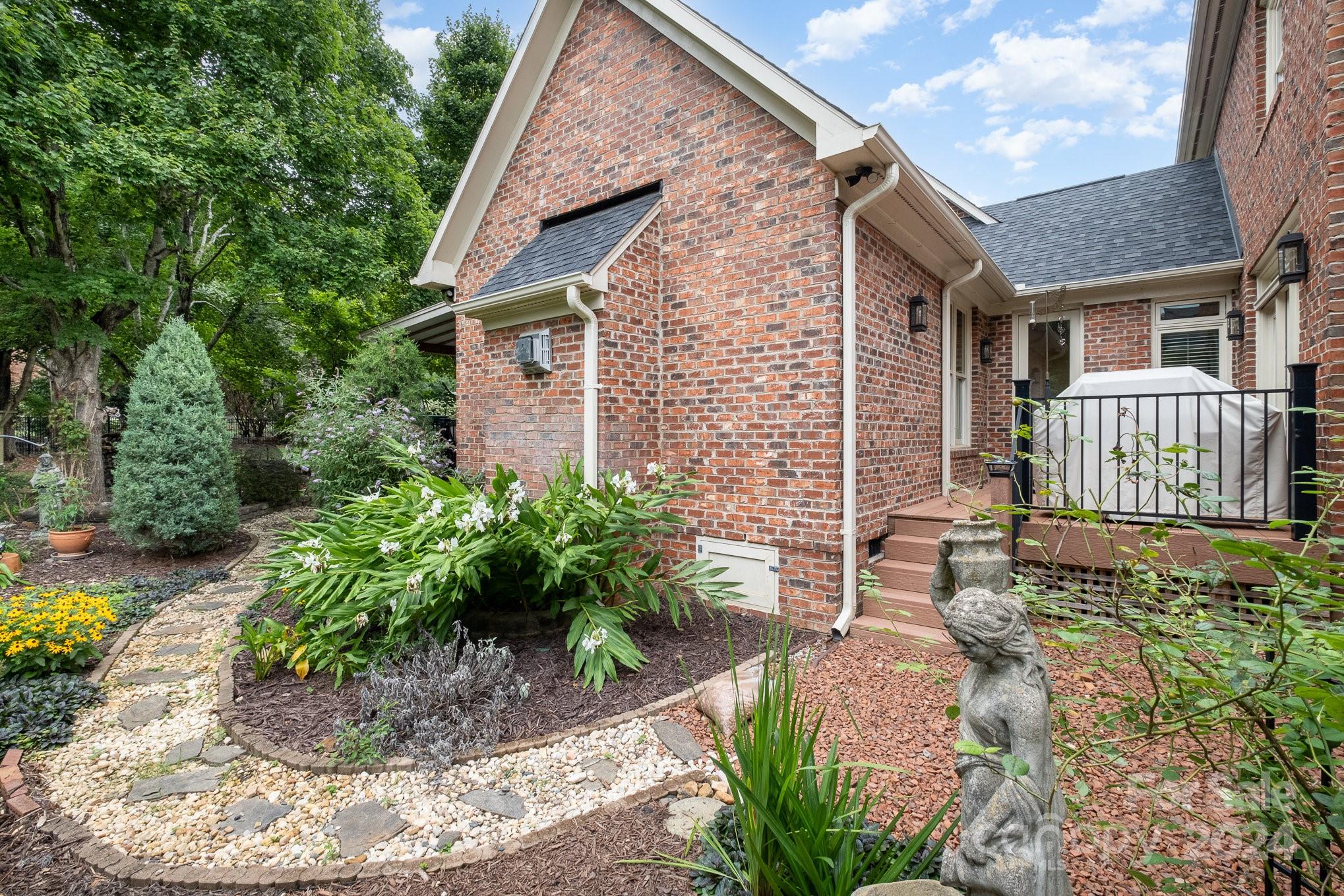 5926 Moray Court Property Photo 33