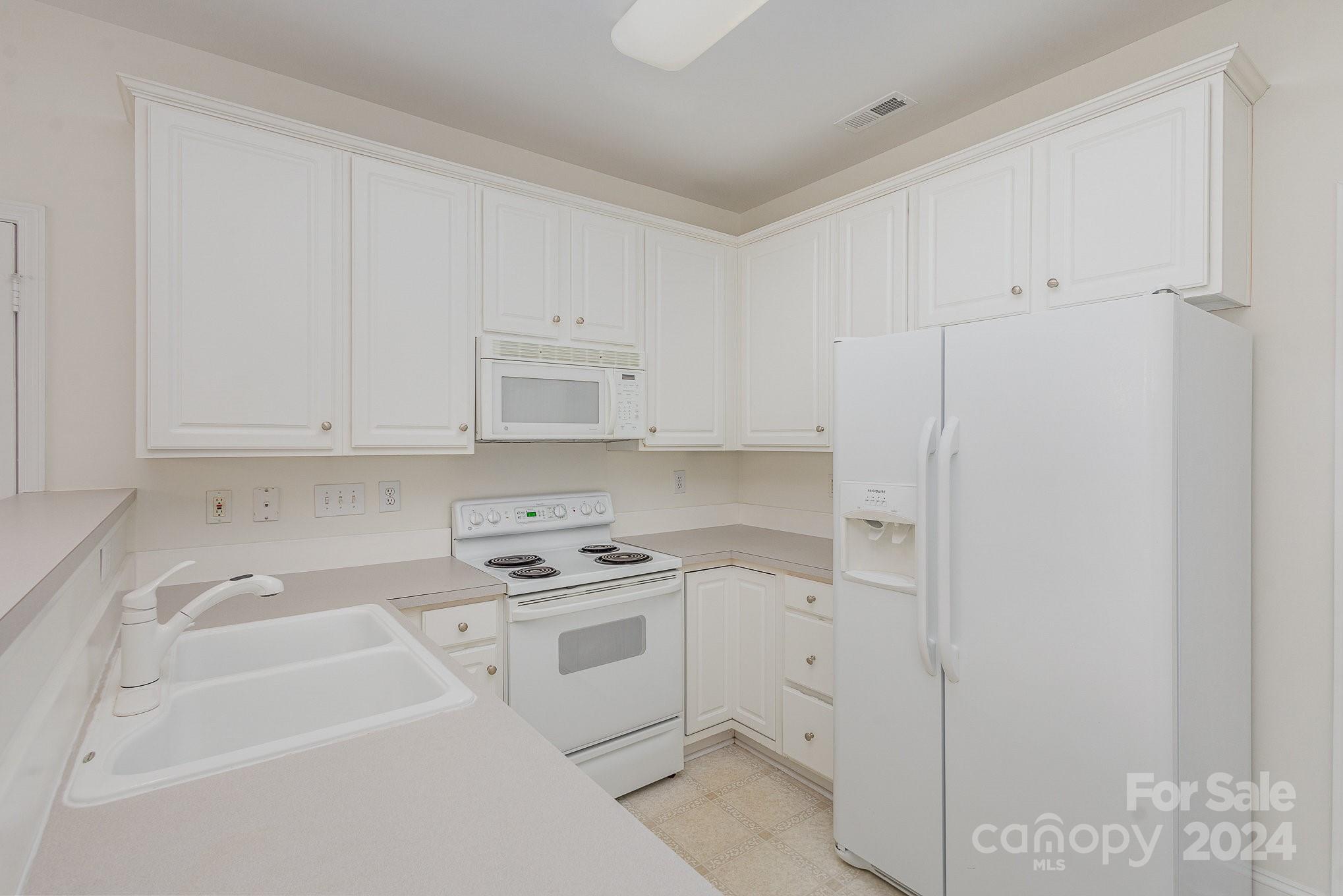 4103 Desert Rose Court Property Photo 7