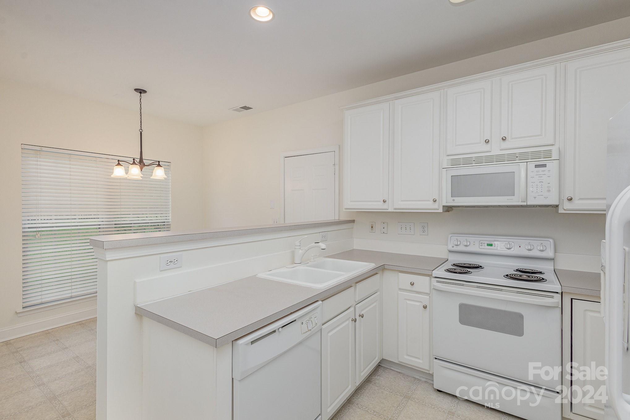 4103 Desert Rose Court Property Photo 8