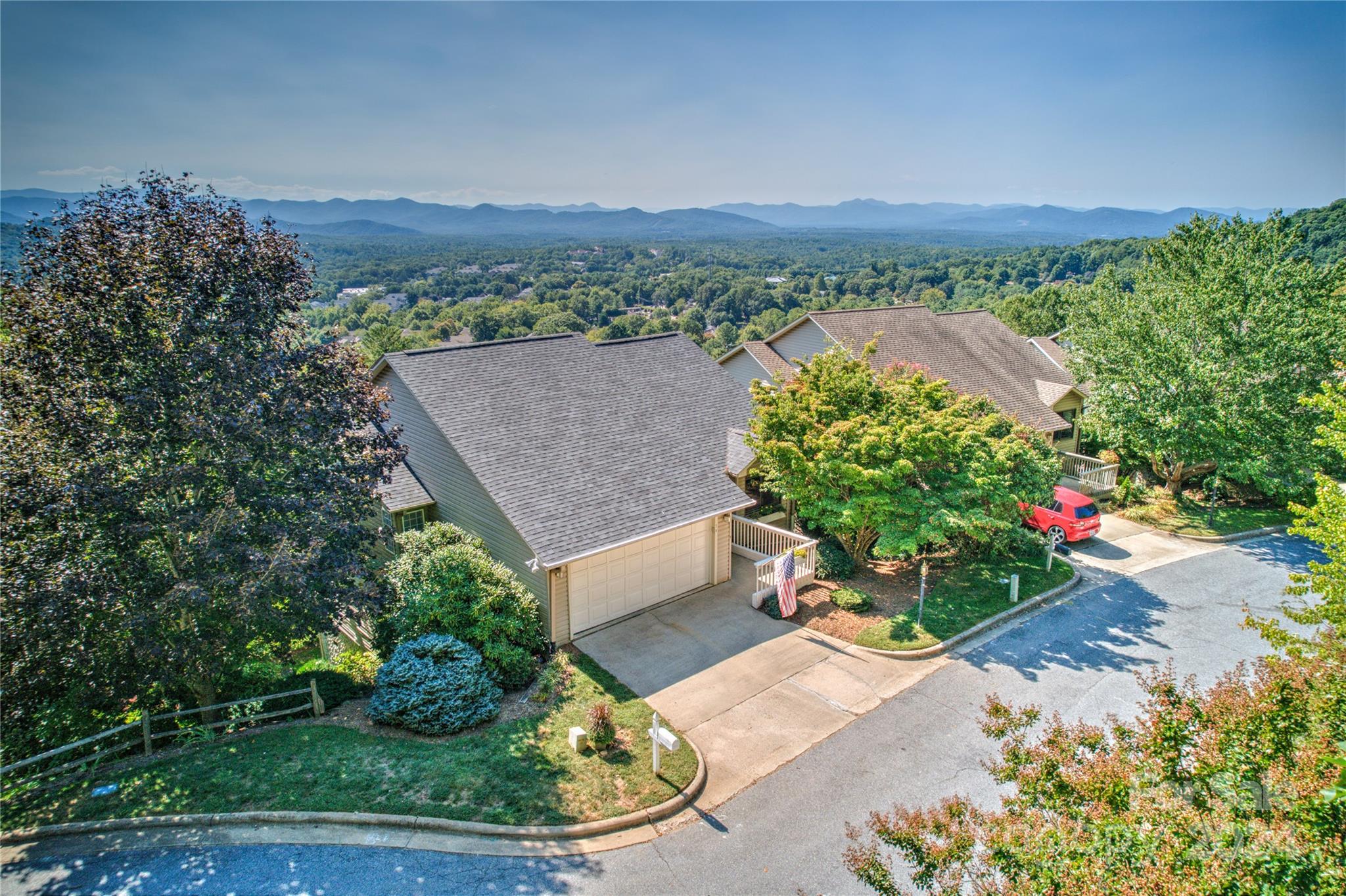 74 Park Avenue Property Photo 4