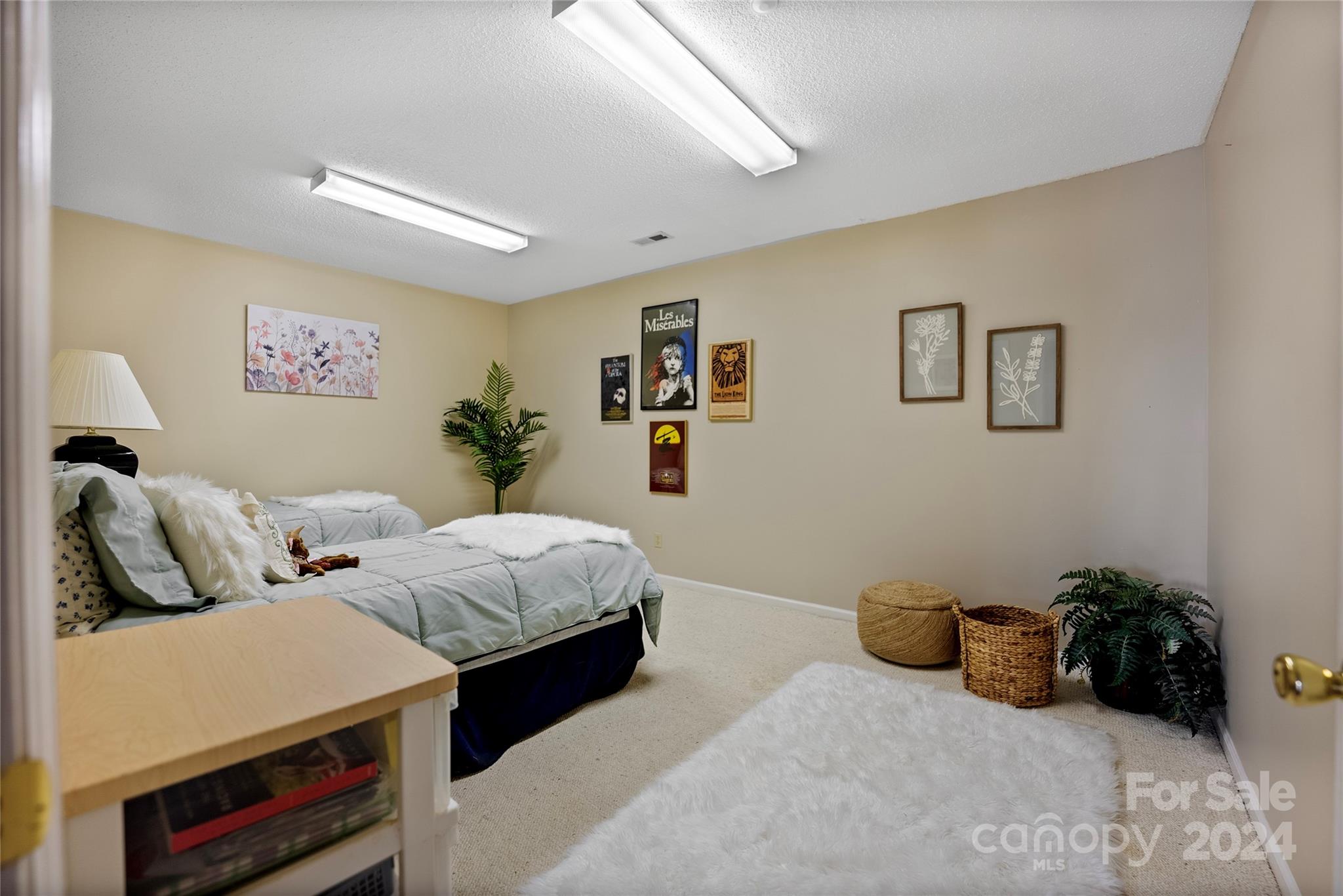74 Park Avenue Property Photo 41