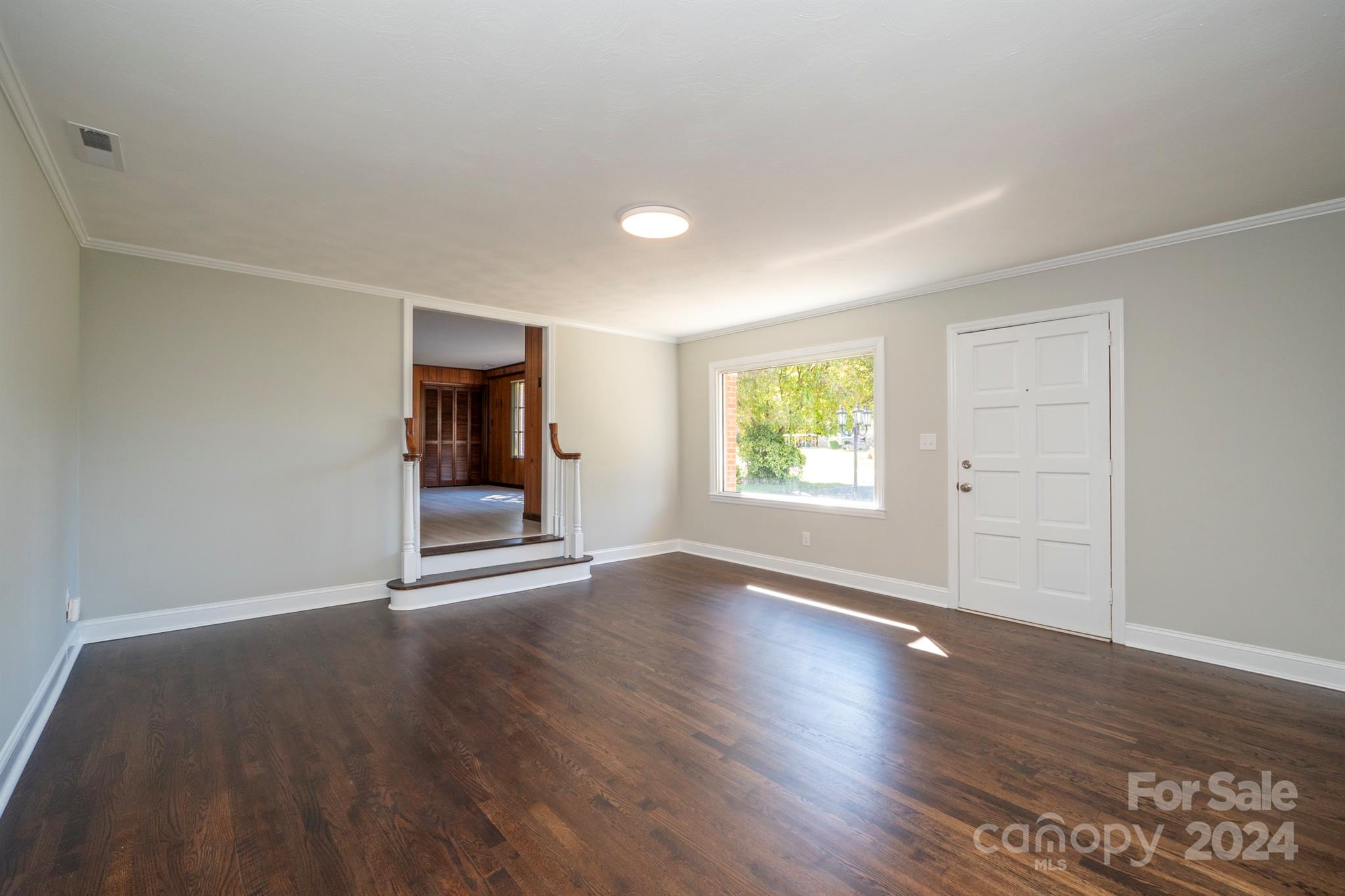 511 Villa Street Property Photo 5