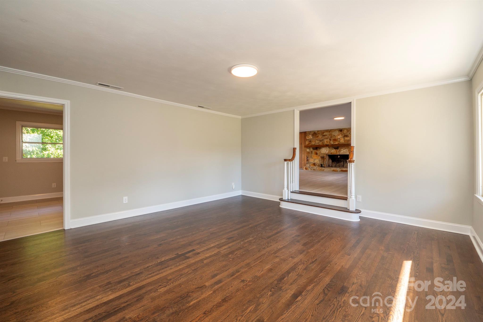 511 Villa Street Property Photo 6