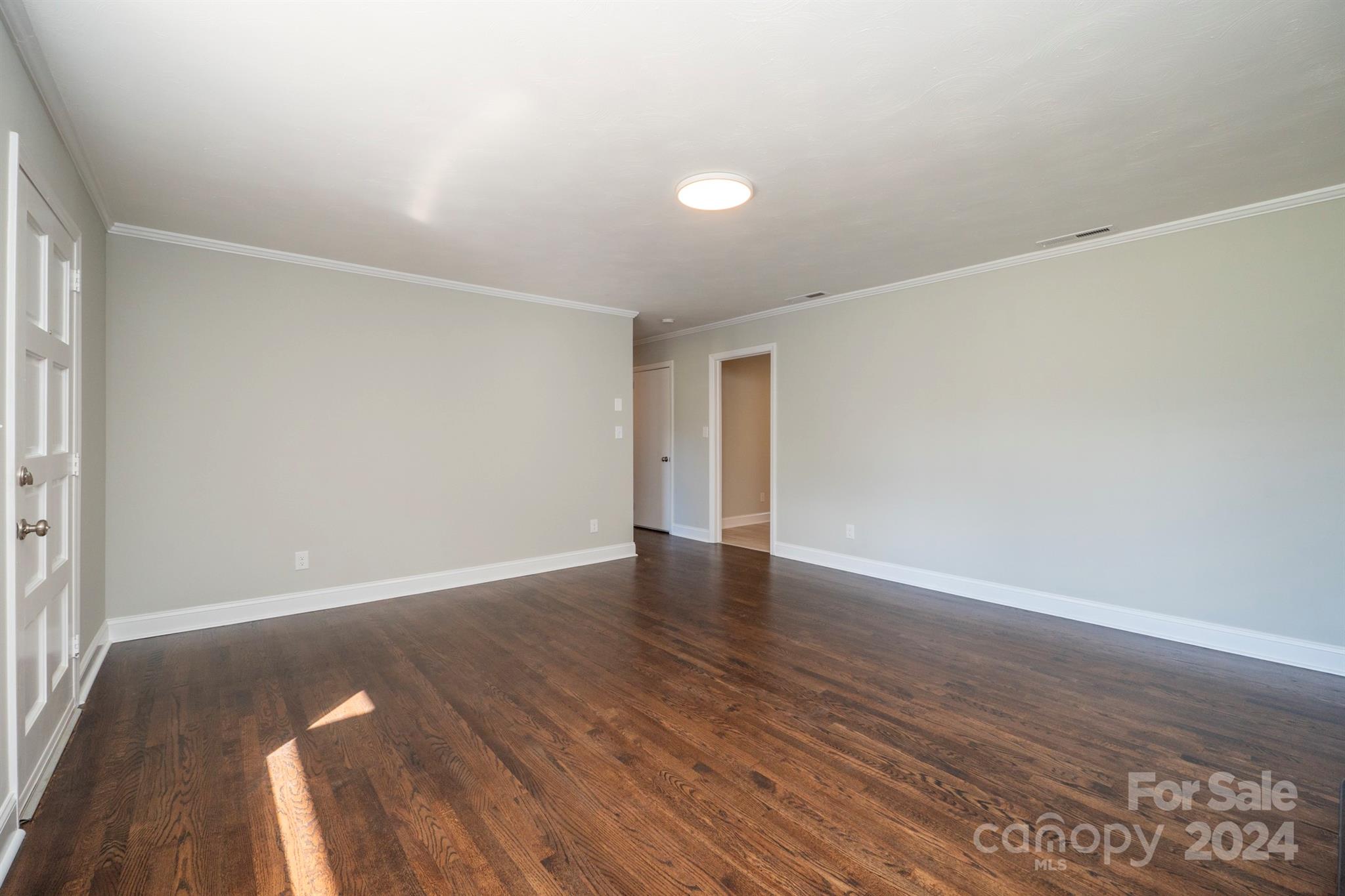 511 Villa Street Property Photo 7