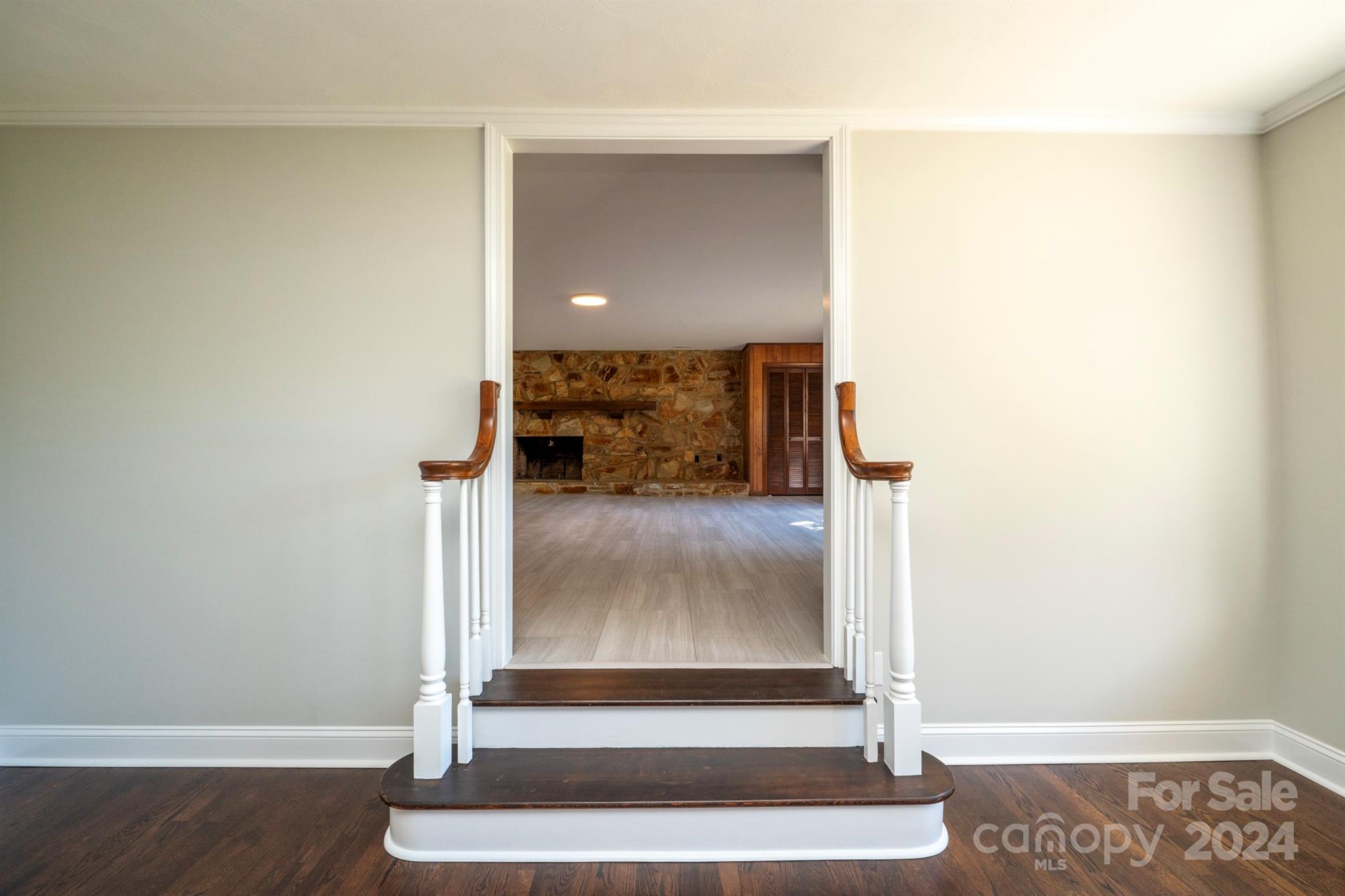 511 Villa Street Property Photo 8