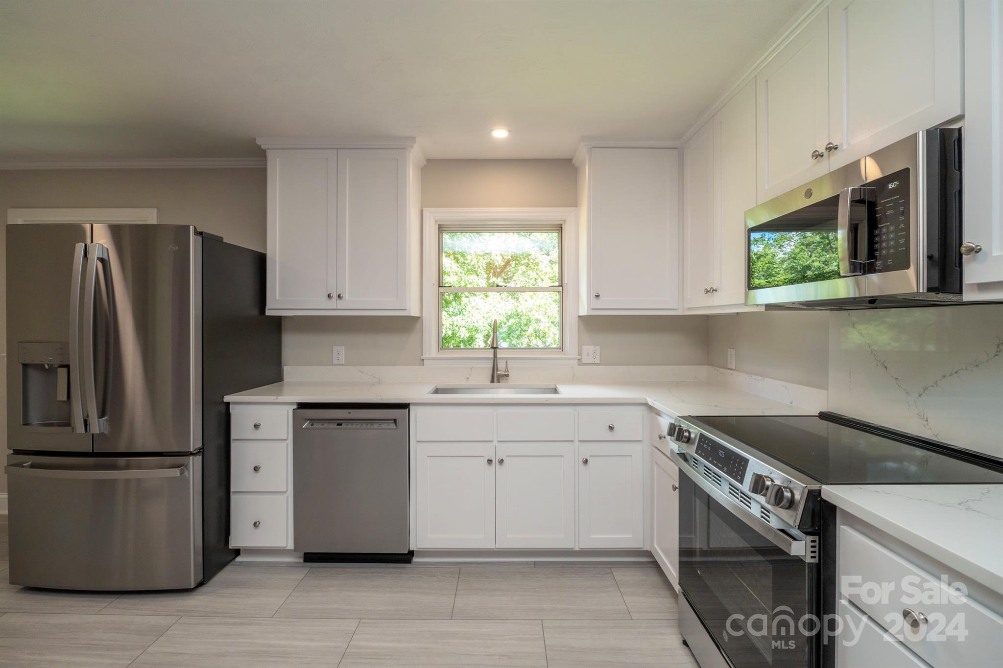 511 Villa Street Property Photo 9