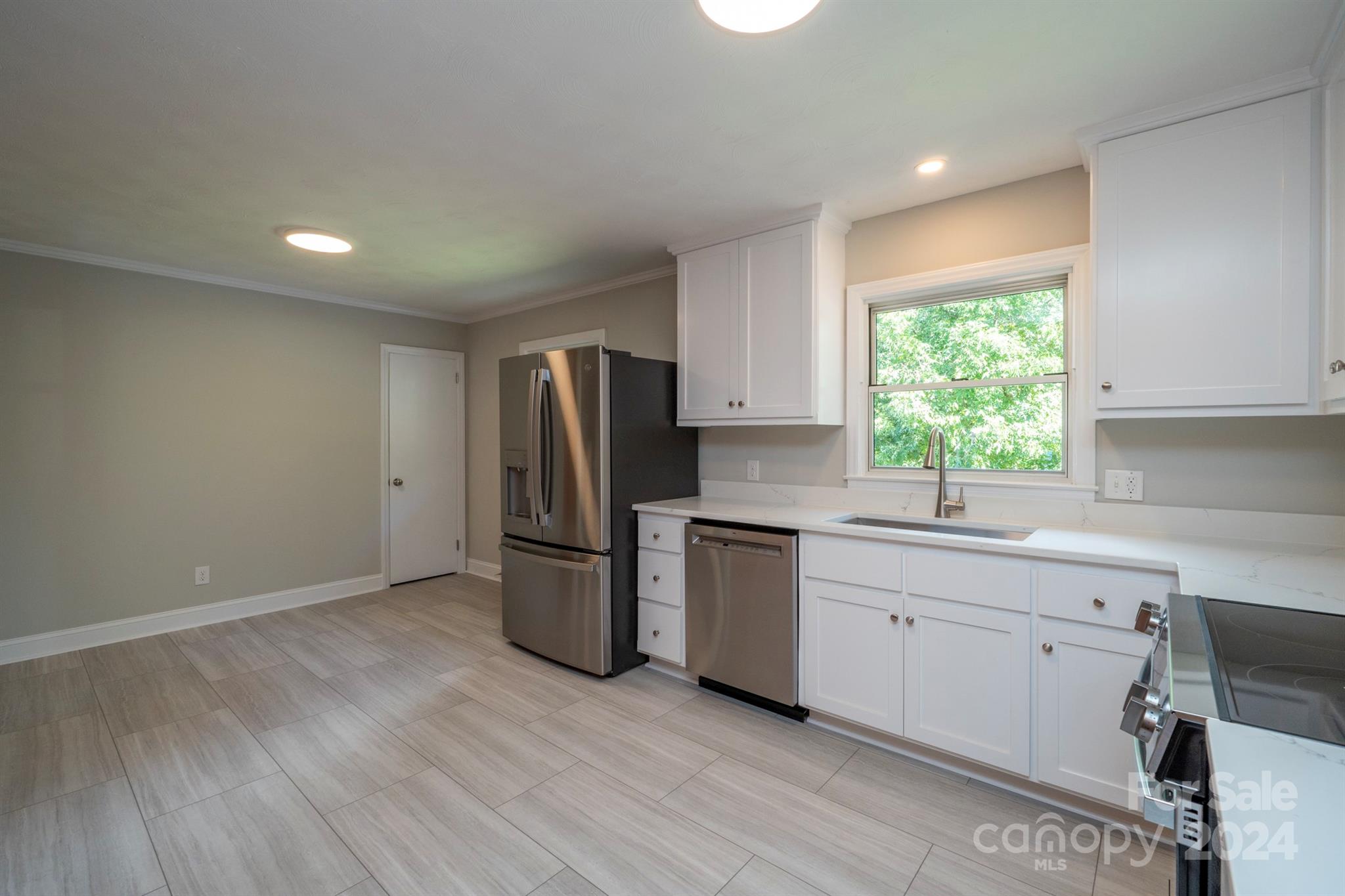 511 Villa Street Property Photo 11